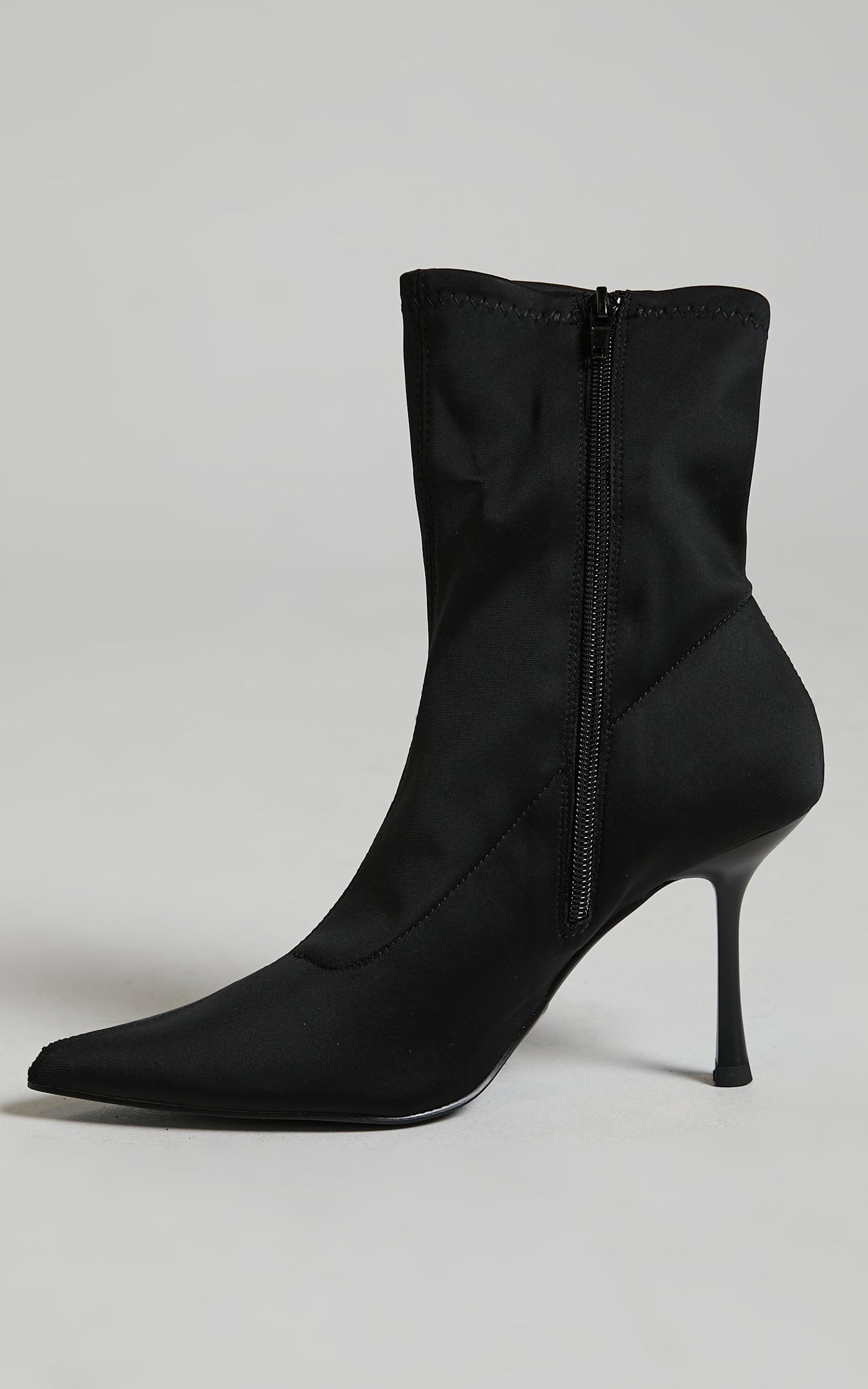 Novo - Kallia Boots in Black