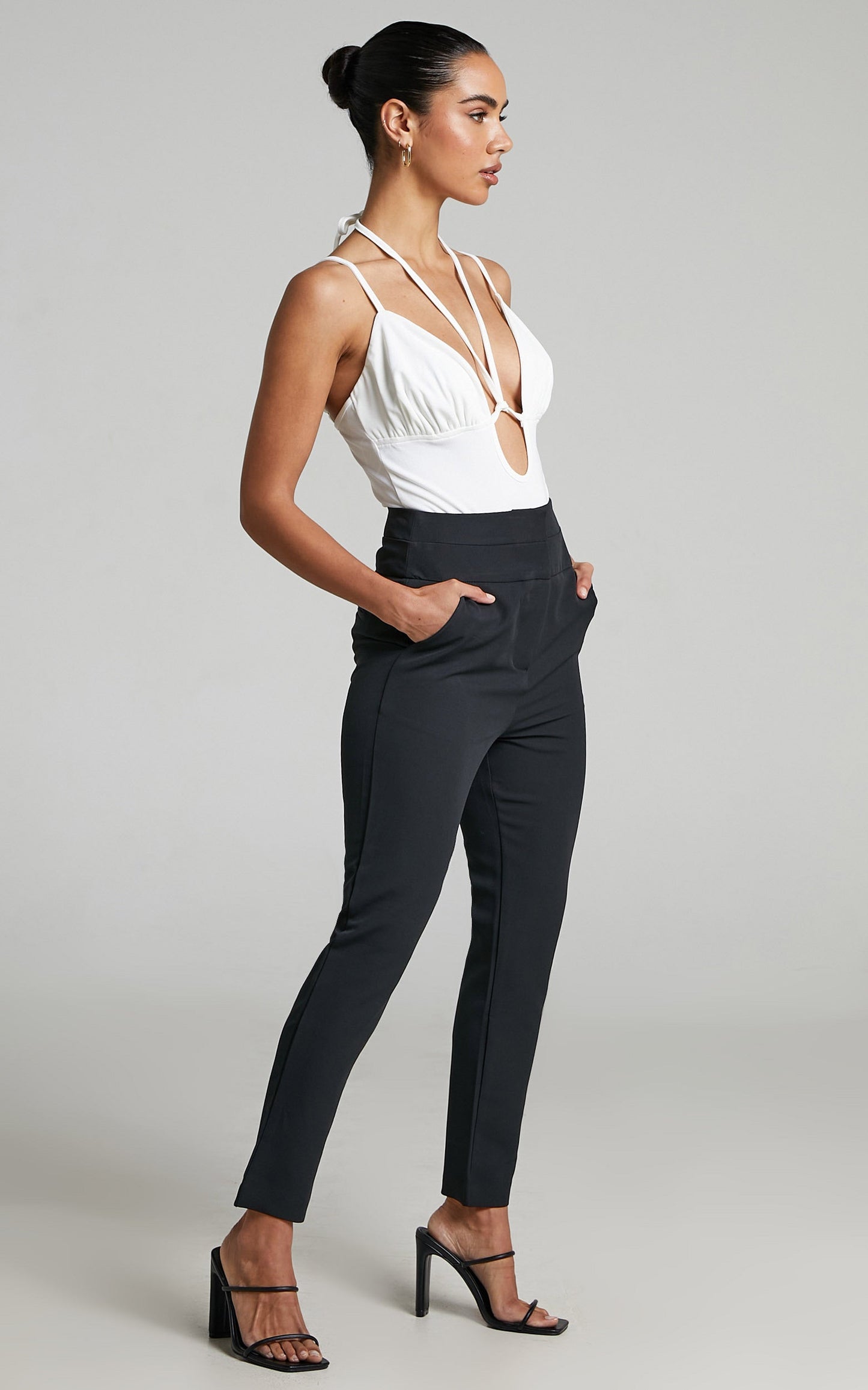 Odessa Slim Leg Tailored Pant in Black