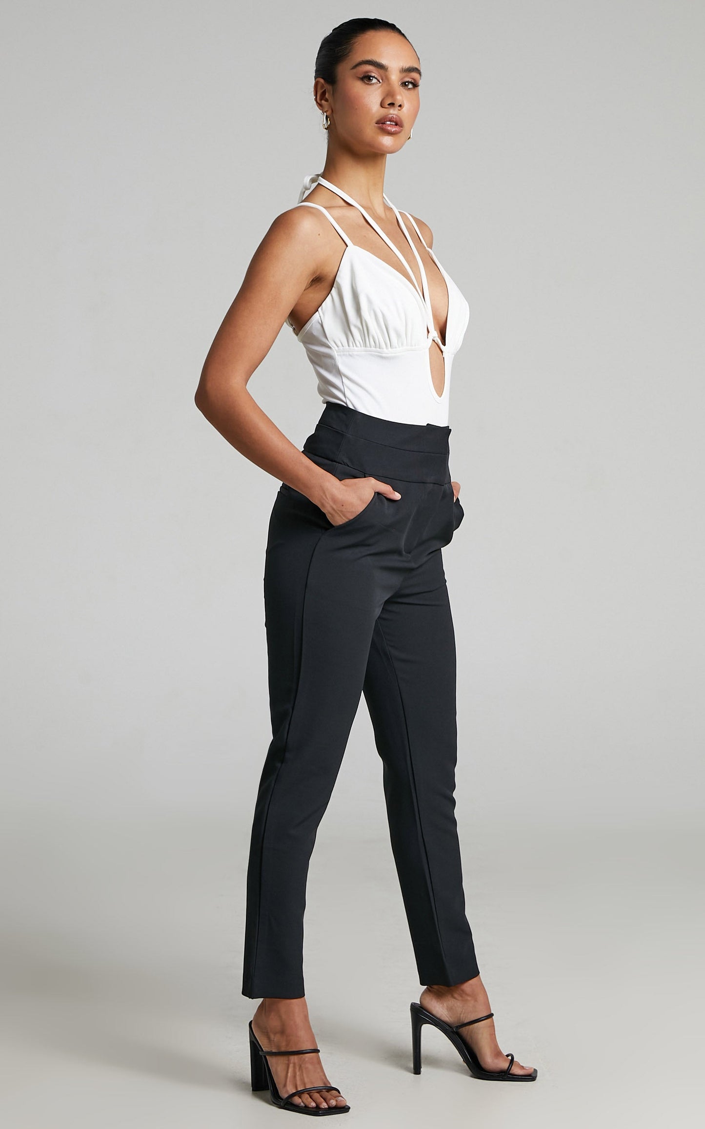 Odessa Slim Leg Tailored Pant in Black