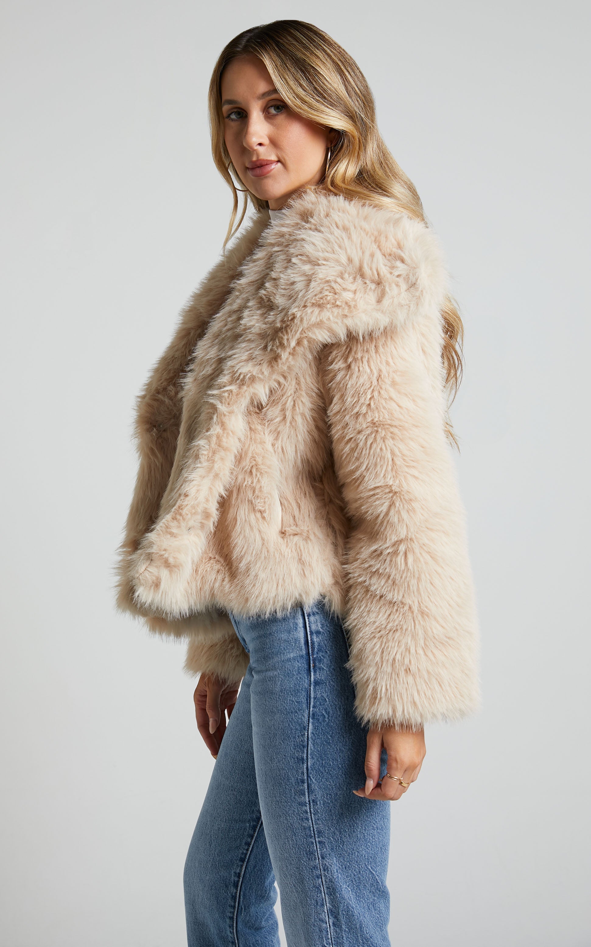 Ophilia Jacket - Fax Fur Open Collar Jacket in Beige