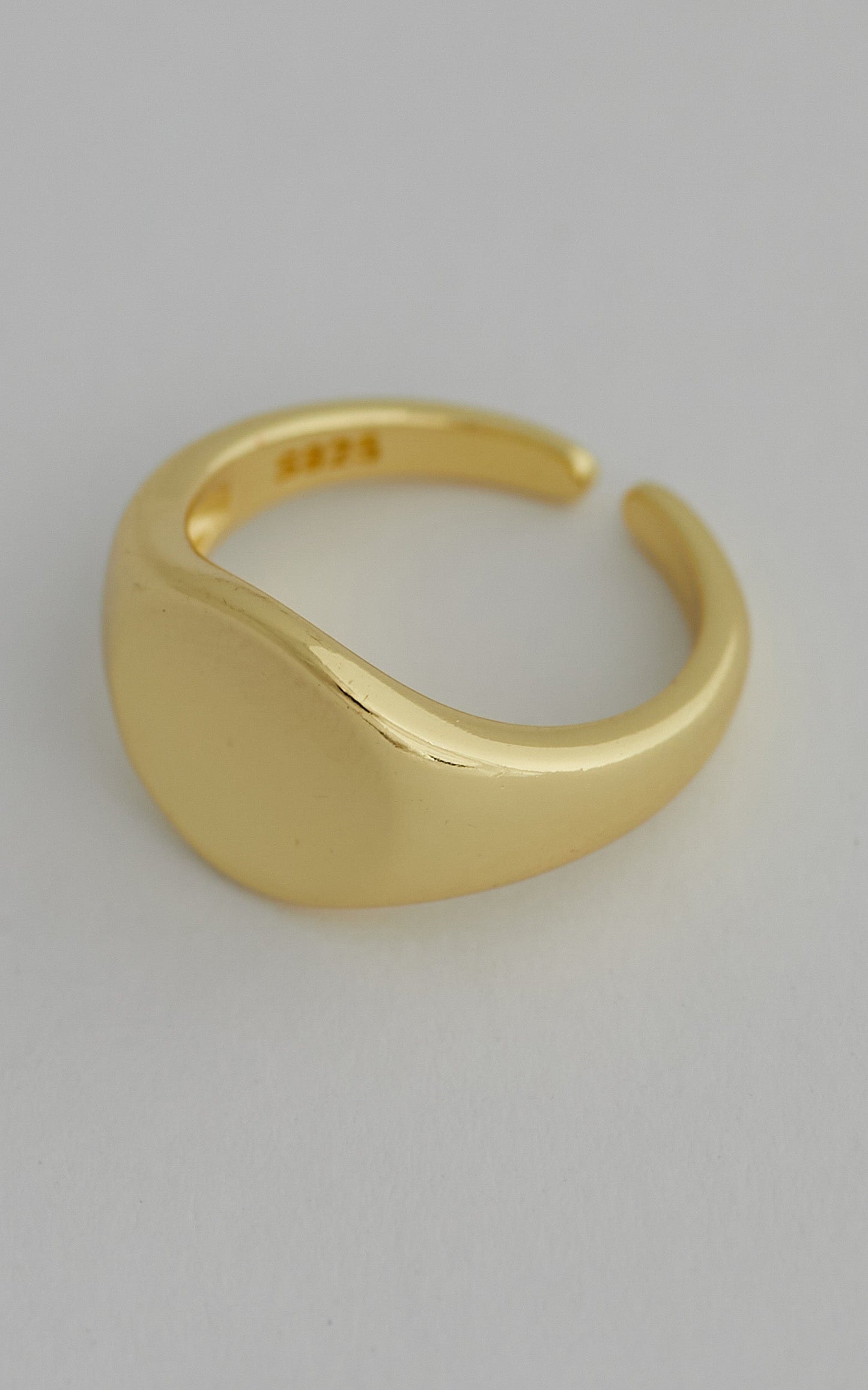 Ottie Ring in Gold