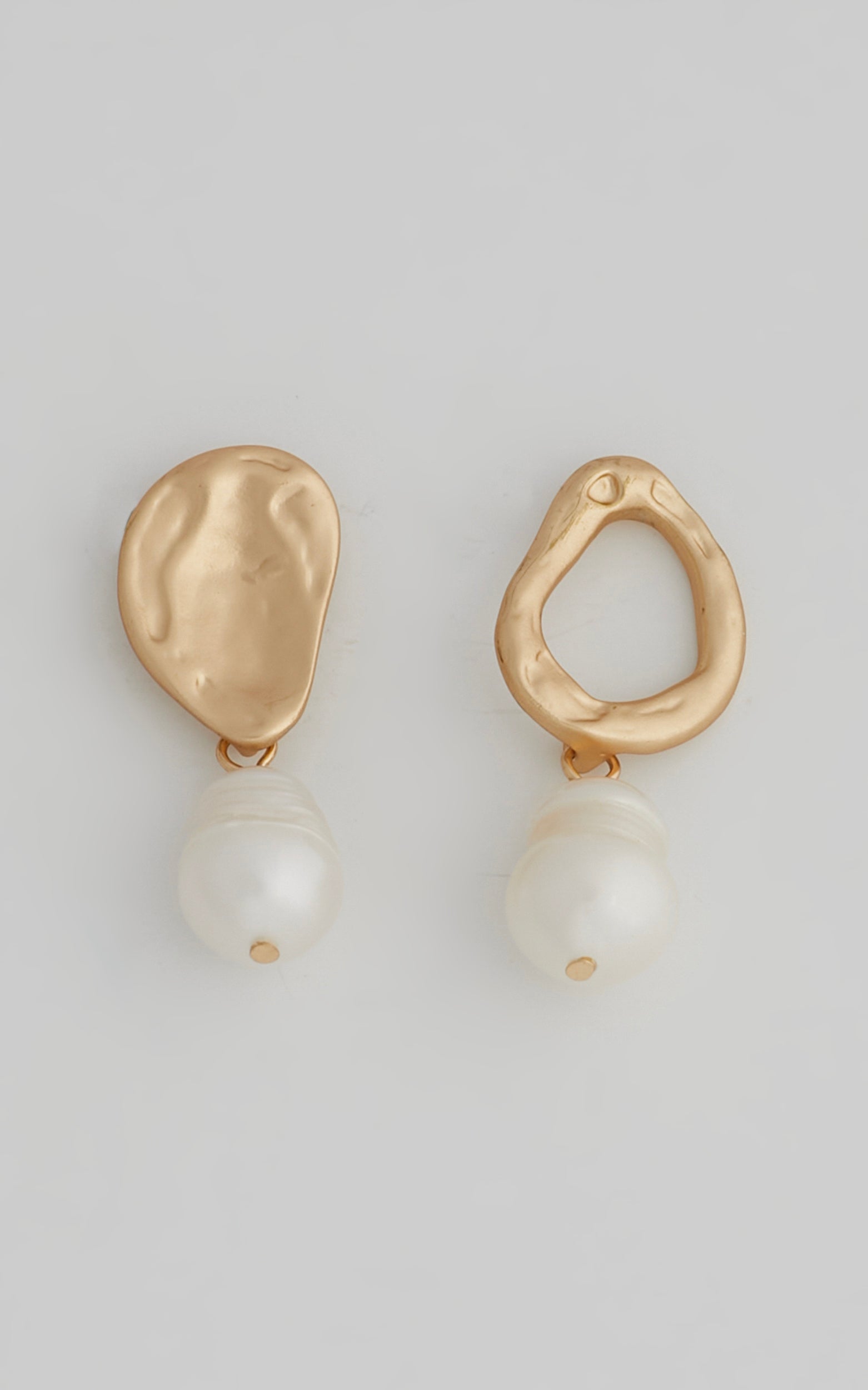 Paolina Earrings in Gold