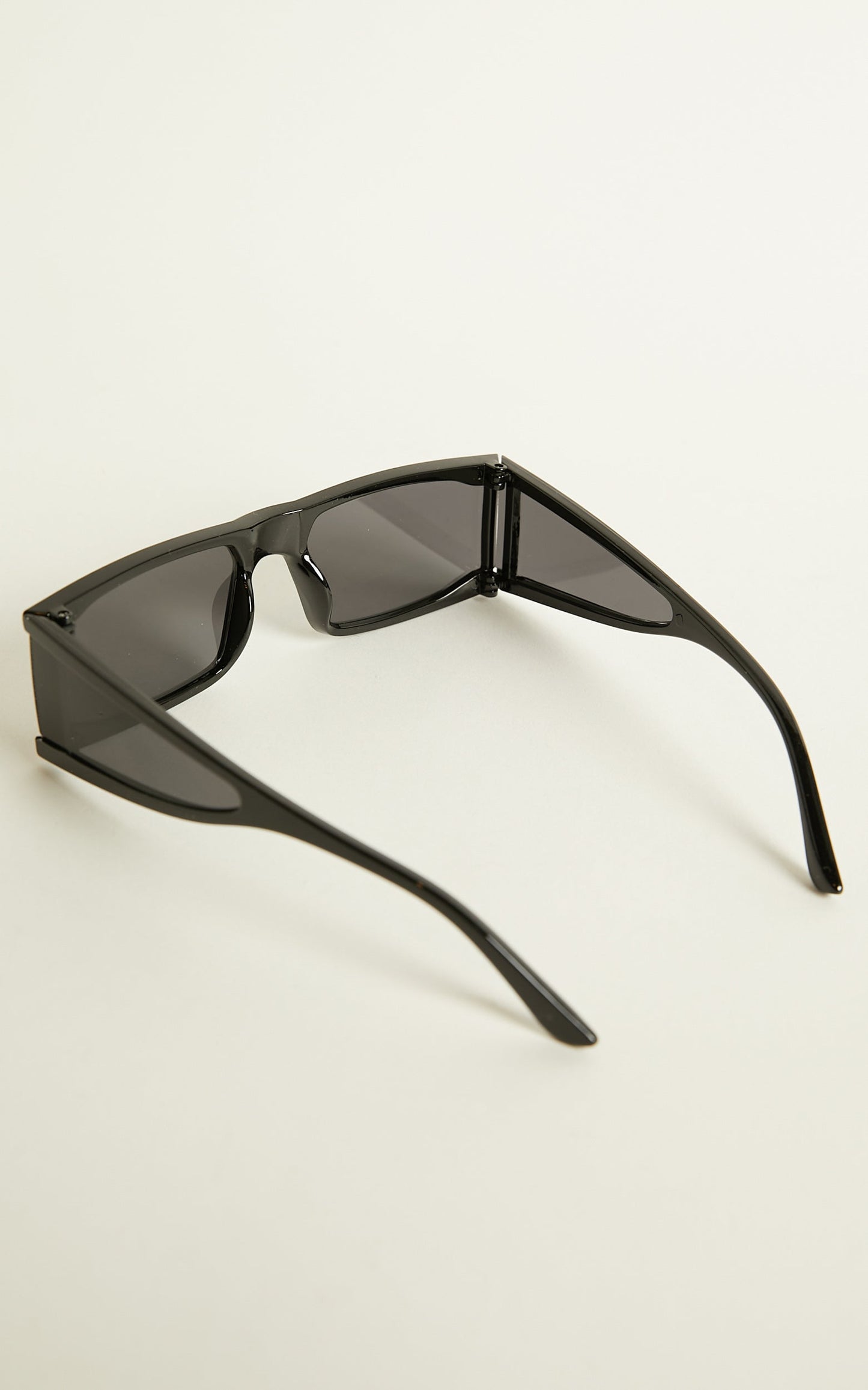 Pascal Thin Rectangle Sunglasses in Black