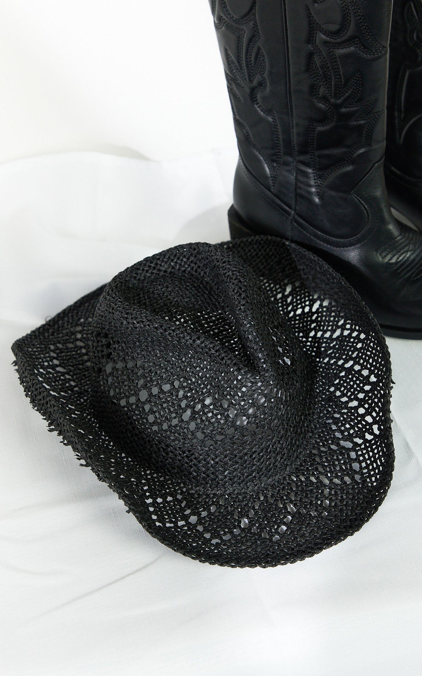 Peggy Cowboy Hat in Black