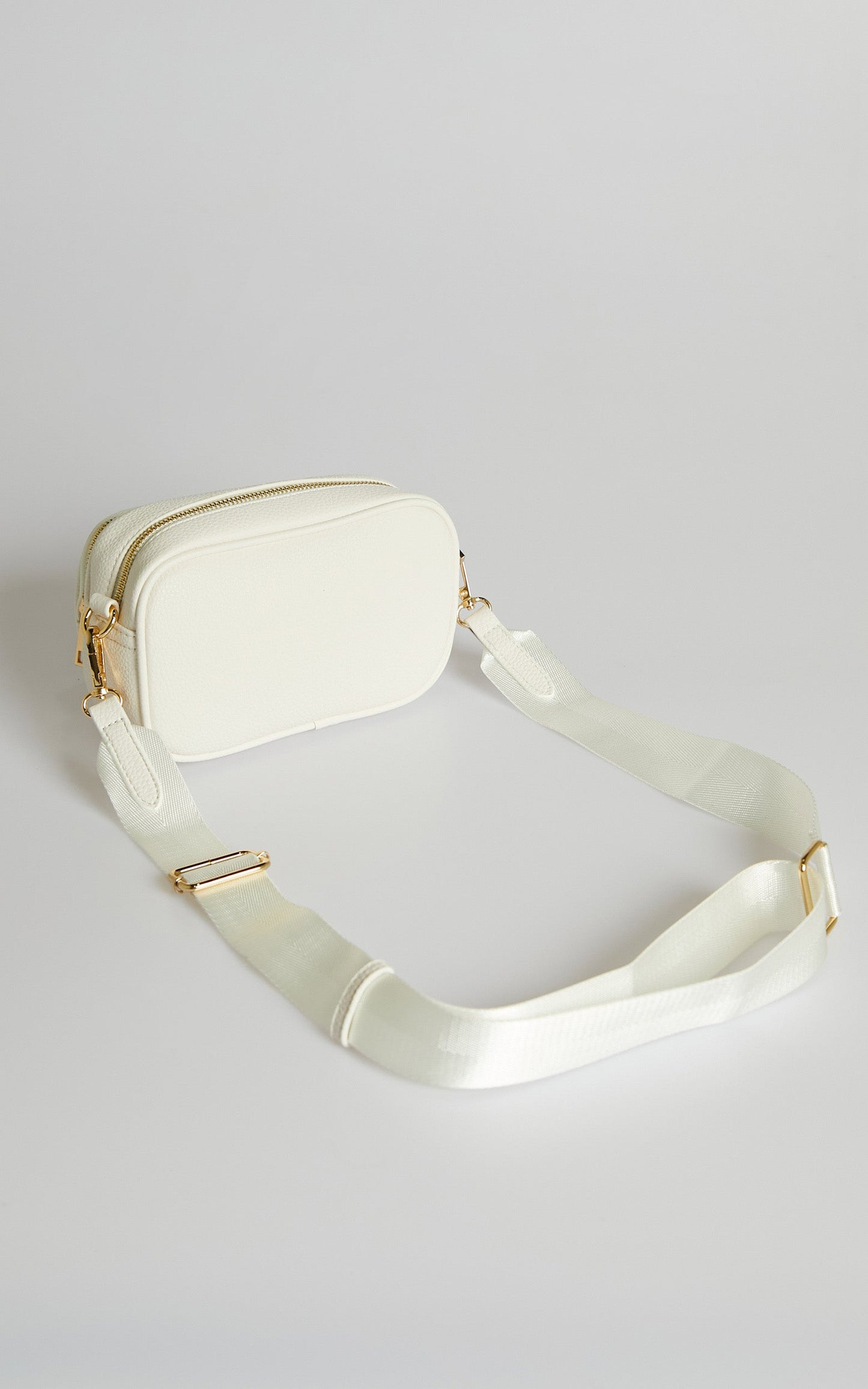 Peta And Jain - Lala Bag in White PU
