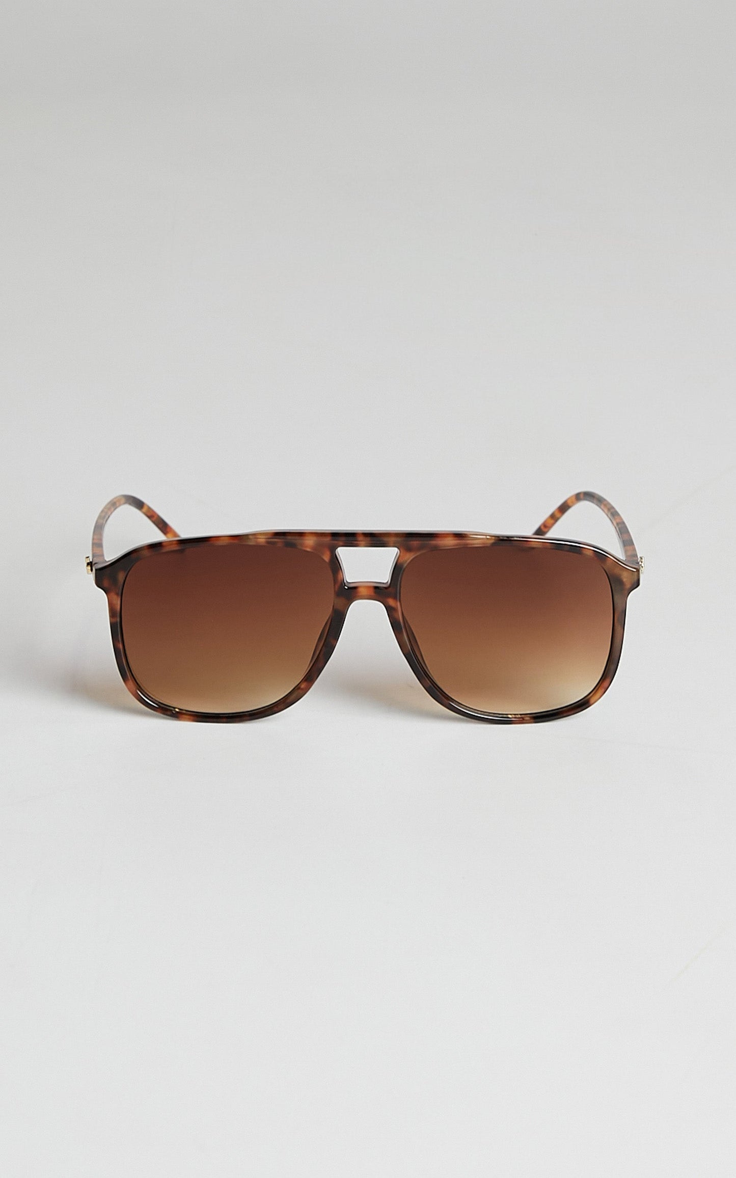 Peta And Jain - Elle Sunglasses in Tortoiseshell