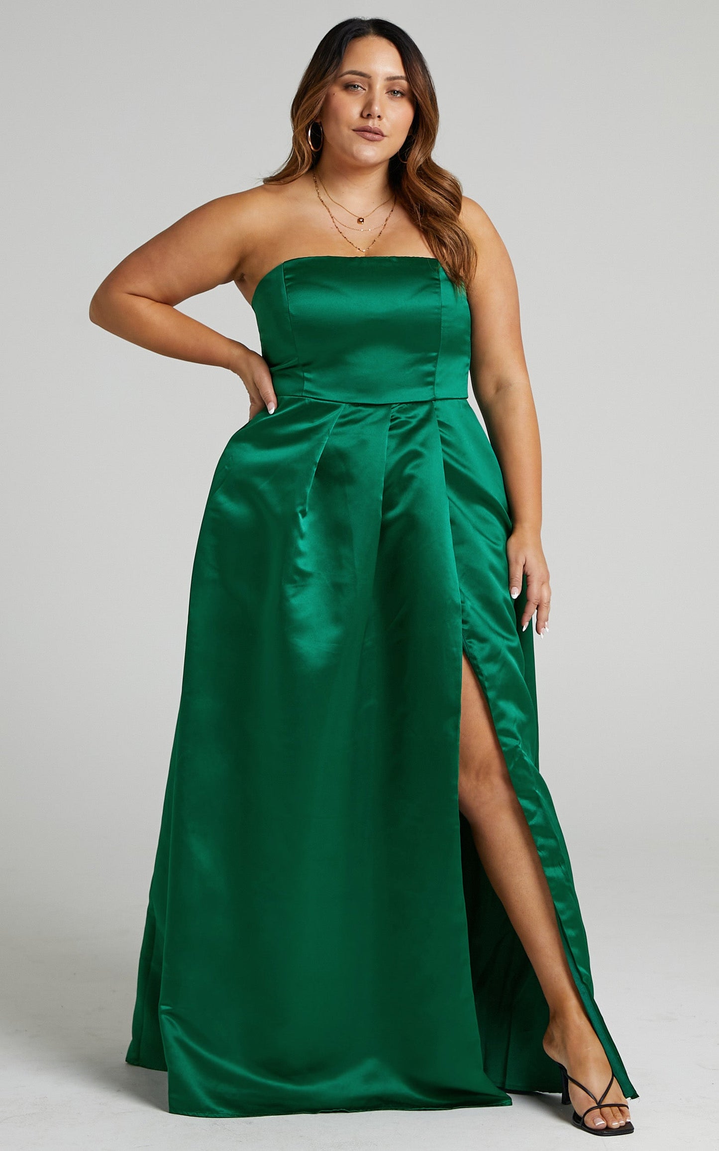 Queen Of The Show Strapless Maxi Dress in Emerald Satin