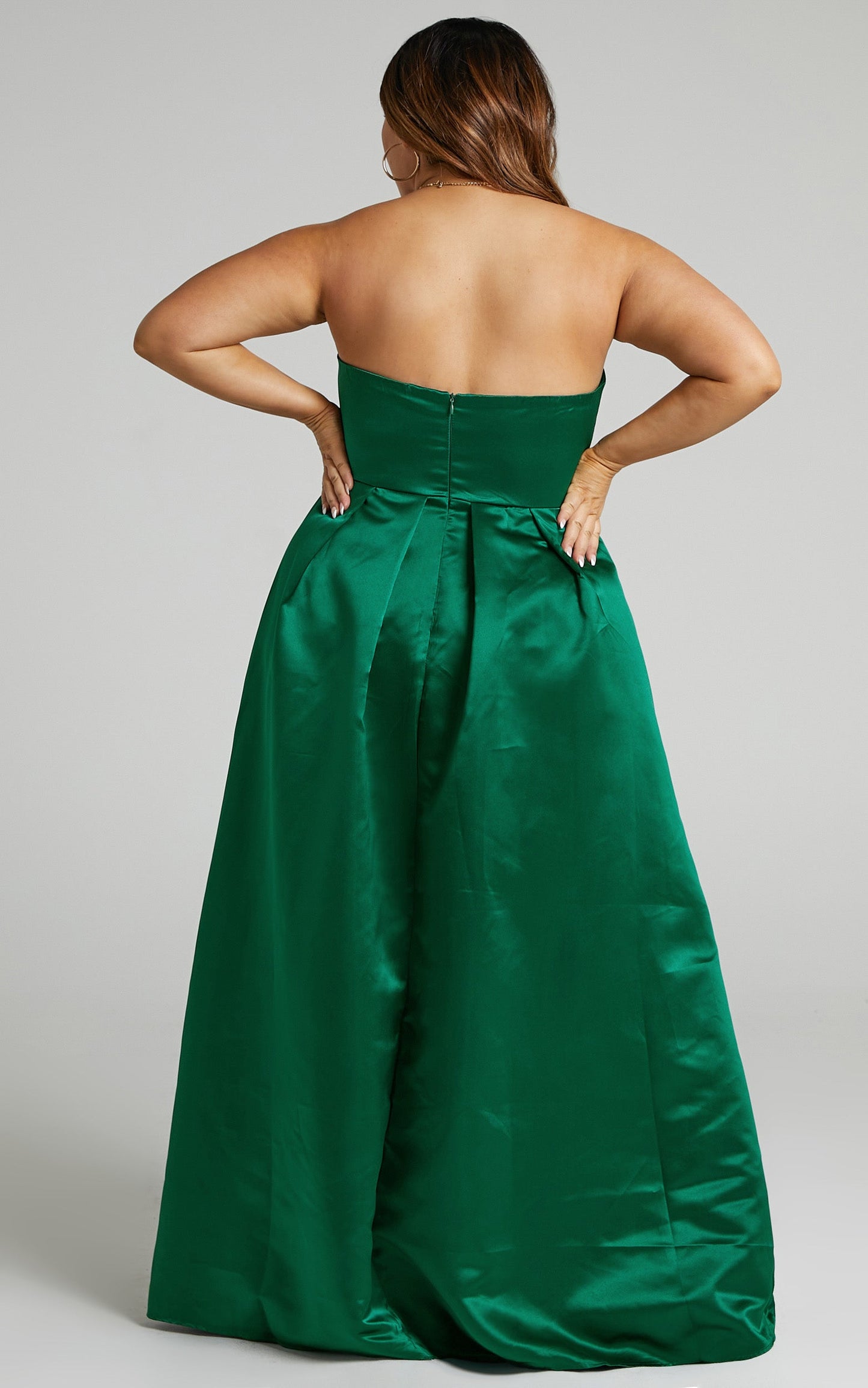 Queen Of The Show Strapless Maxi Dress in Emerald Satin