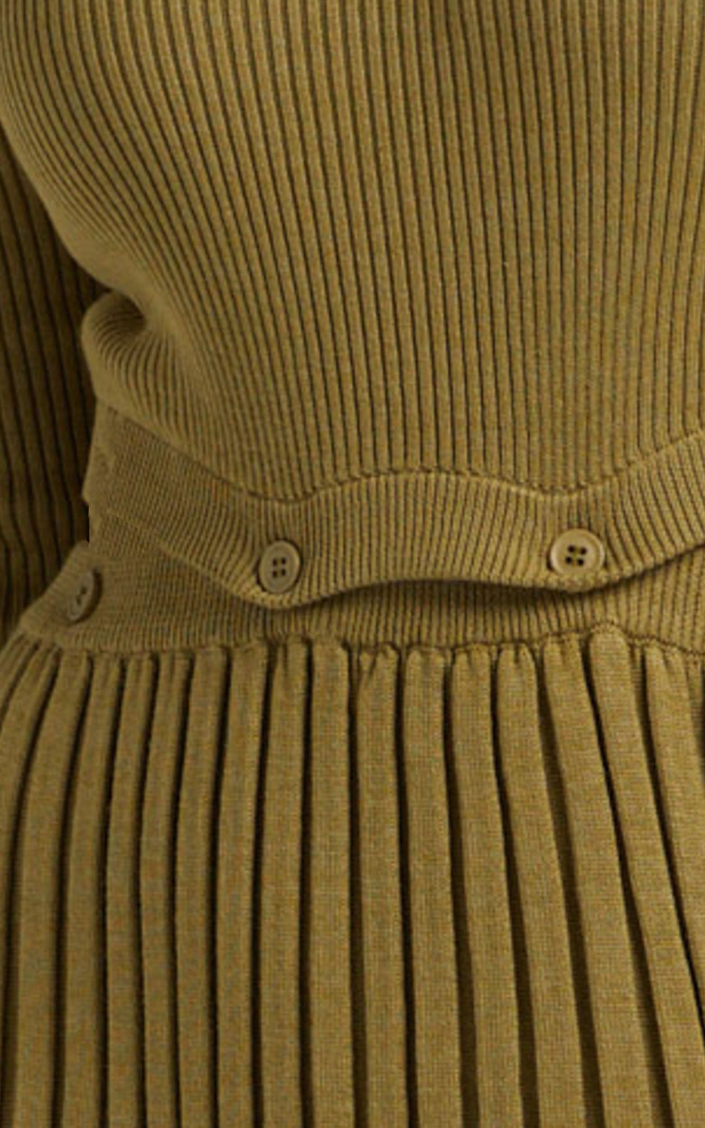 Isador Midi Knit Skirt in Olive
