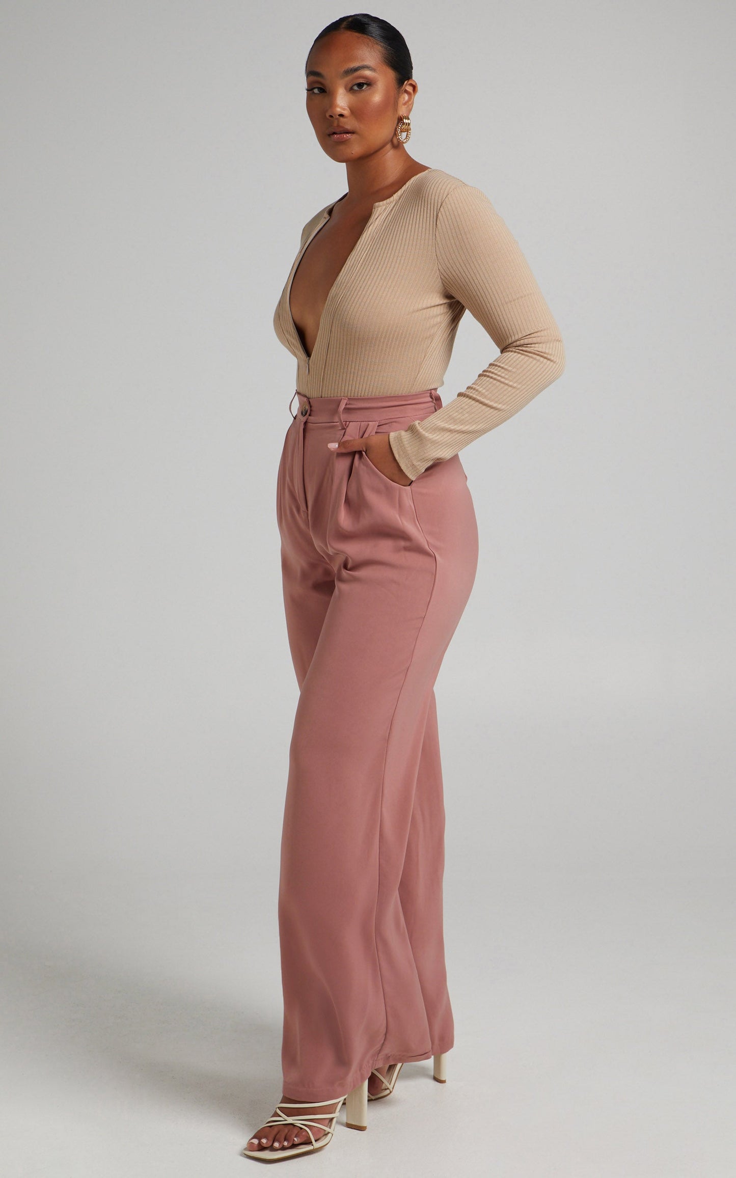 Zachy tailored pants in Taupe