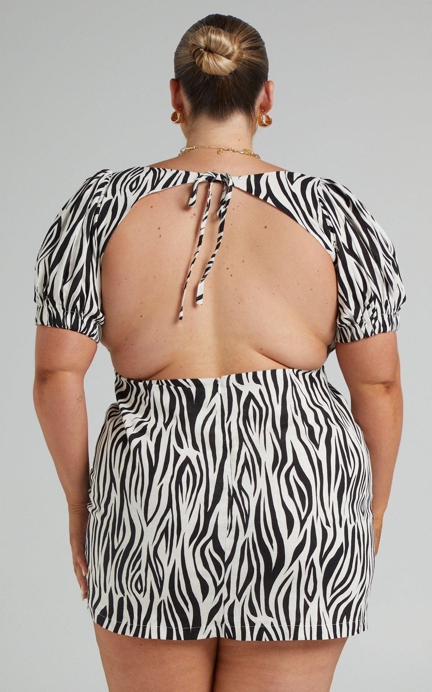Jayla Mini Dress - Linen Open Back Puff Sleeve Dress in Black Print