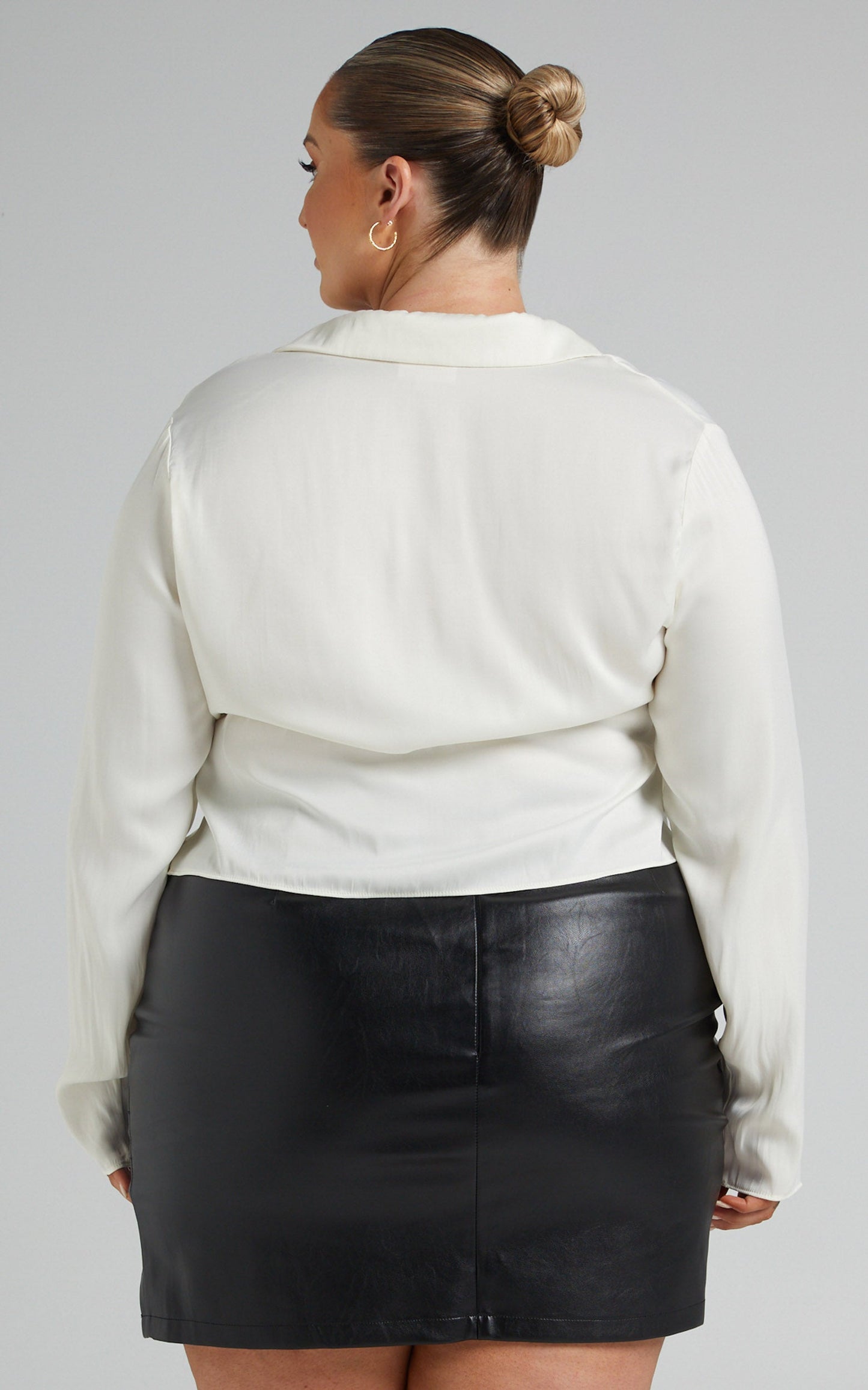 Elexis Top - Twist Front Long Sleeve Top in White