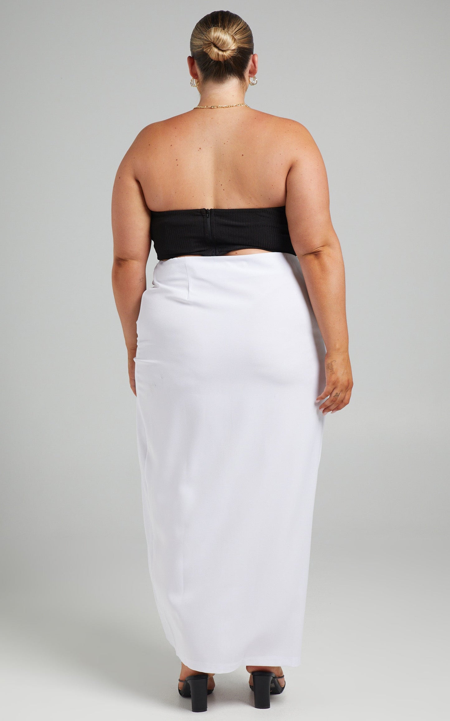 Eilly Maxi Skirt with Ruched Side Split in White