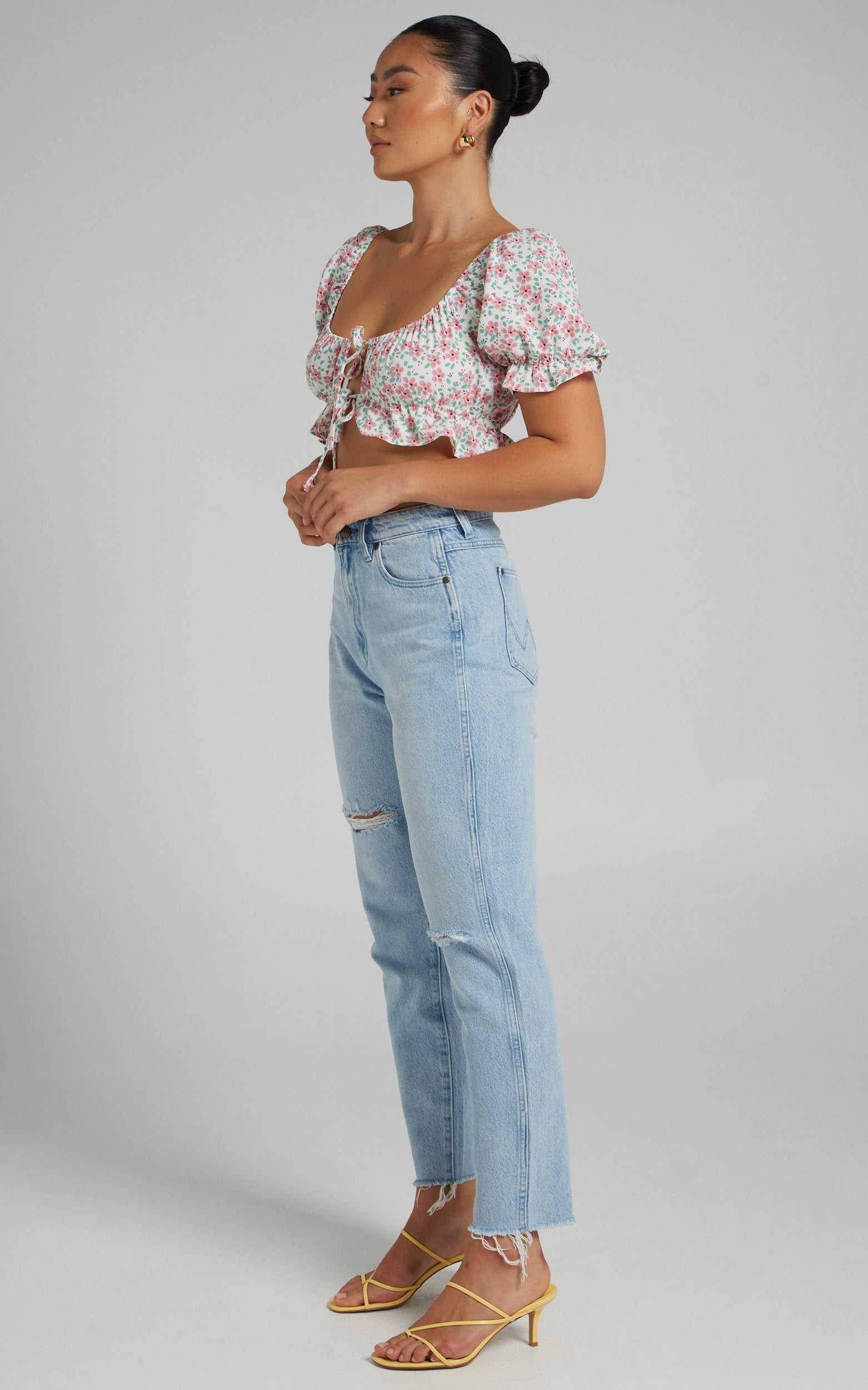 Lorna Tie Front Crop with Frilly Sleeves in White Floral