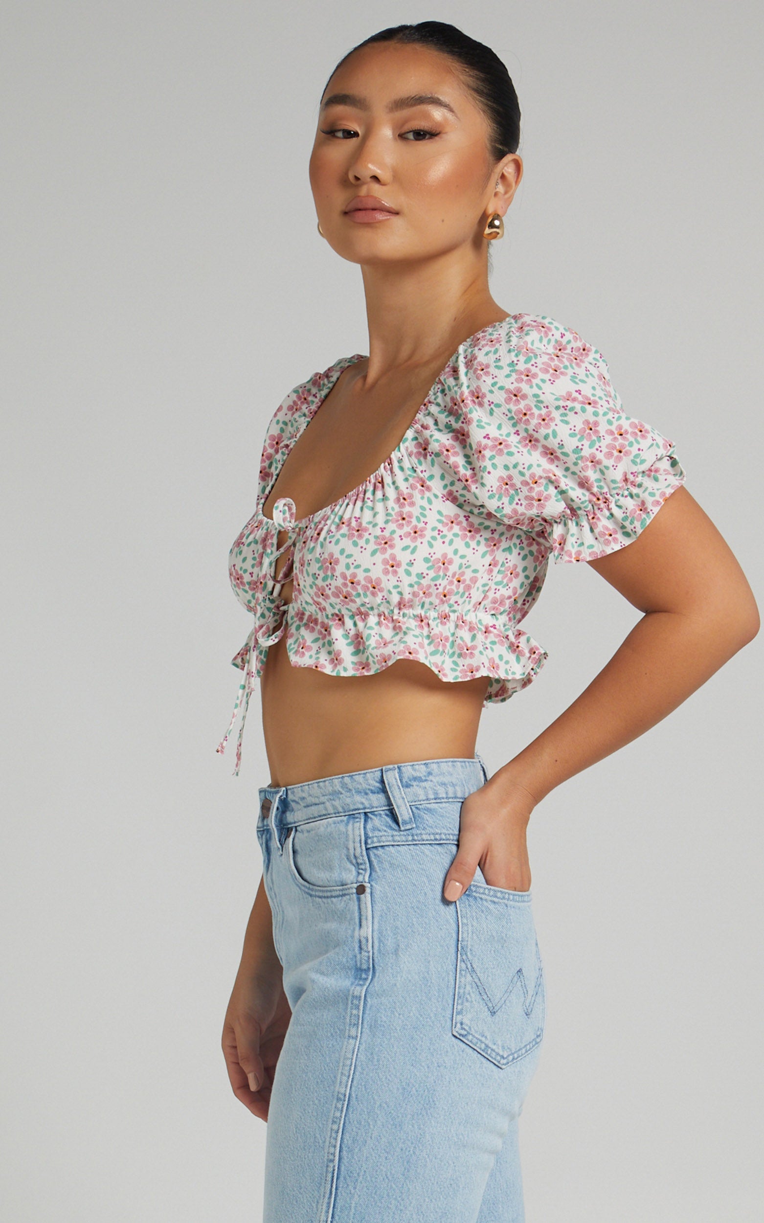 Lorna Tie Front Crop with Frilly Sleeves in White Floral