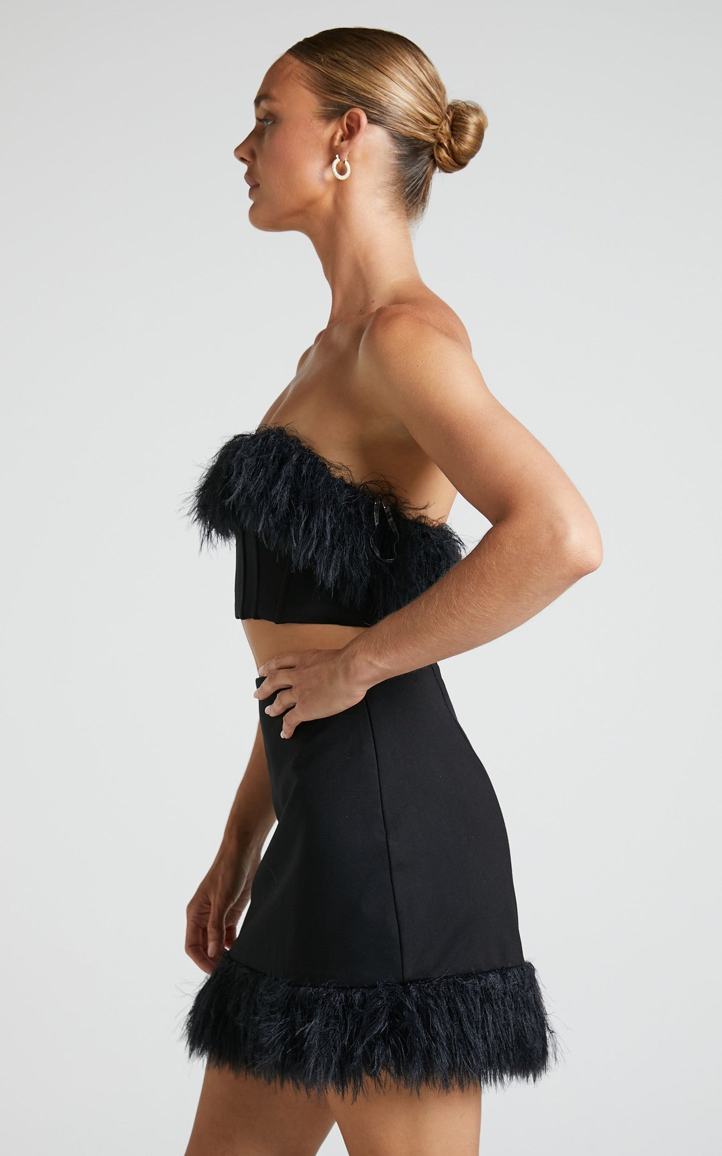 Rhaiza Top - Faux Feather Trim Strapless Sweetheart Crop Top in Black