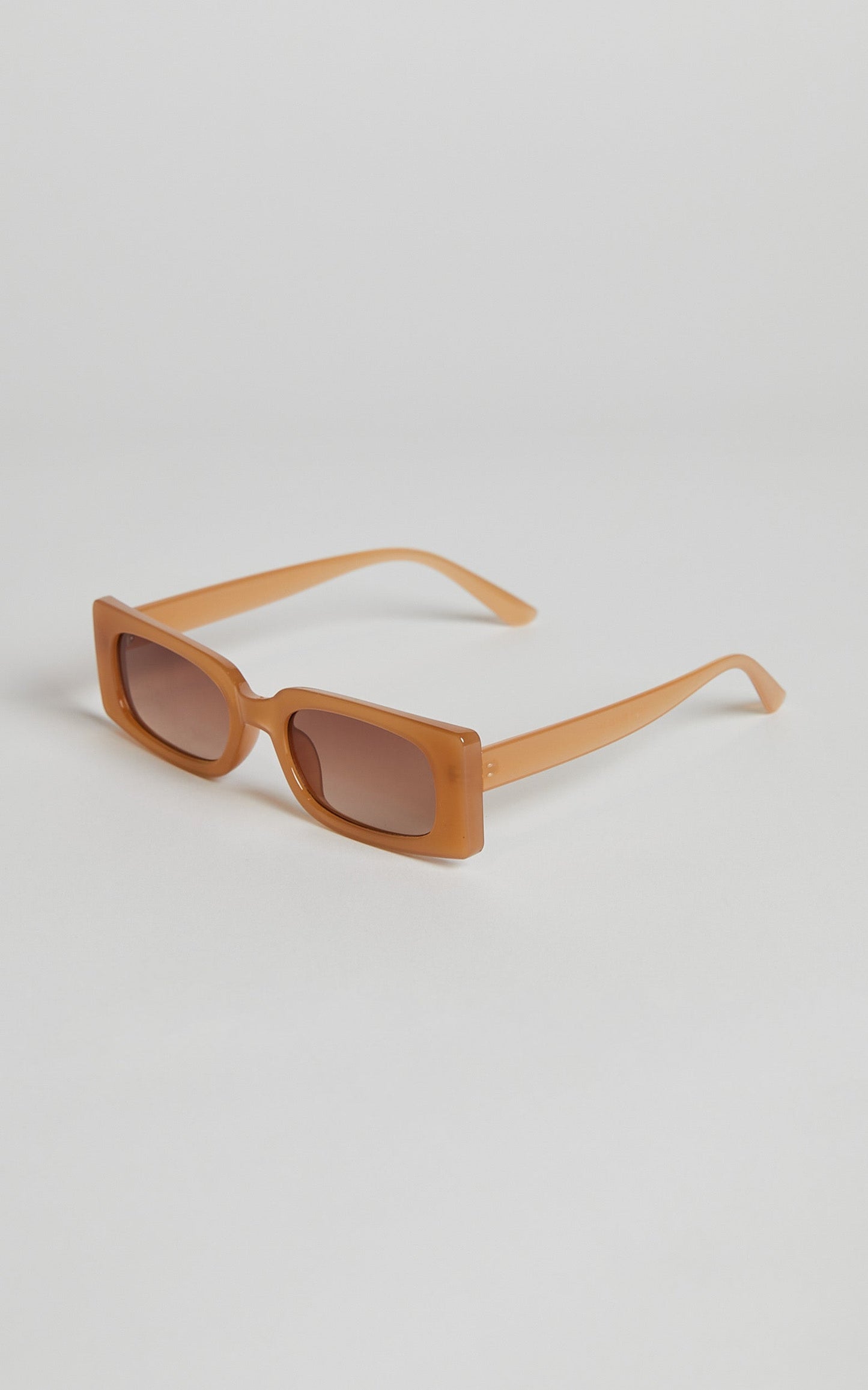 Rhyza Rectangle Sunglasses in Brown