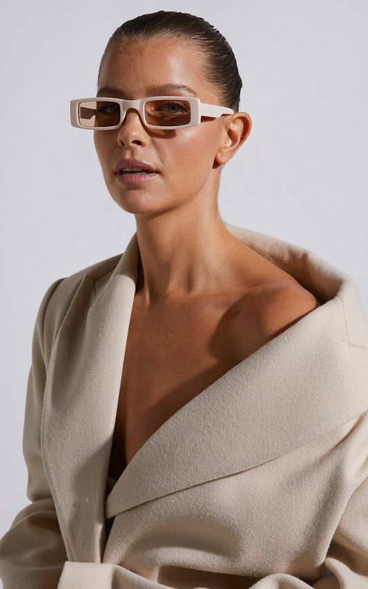 Riley Square Sunglasses in Cream