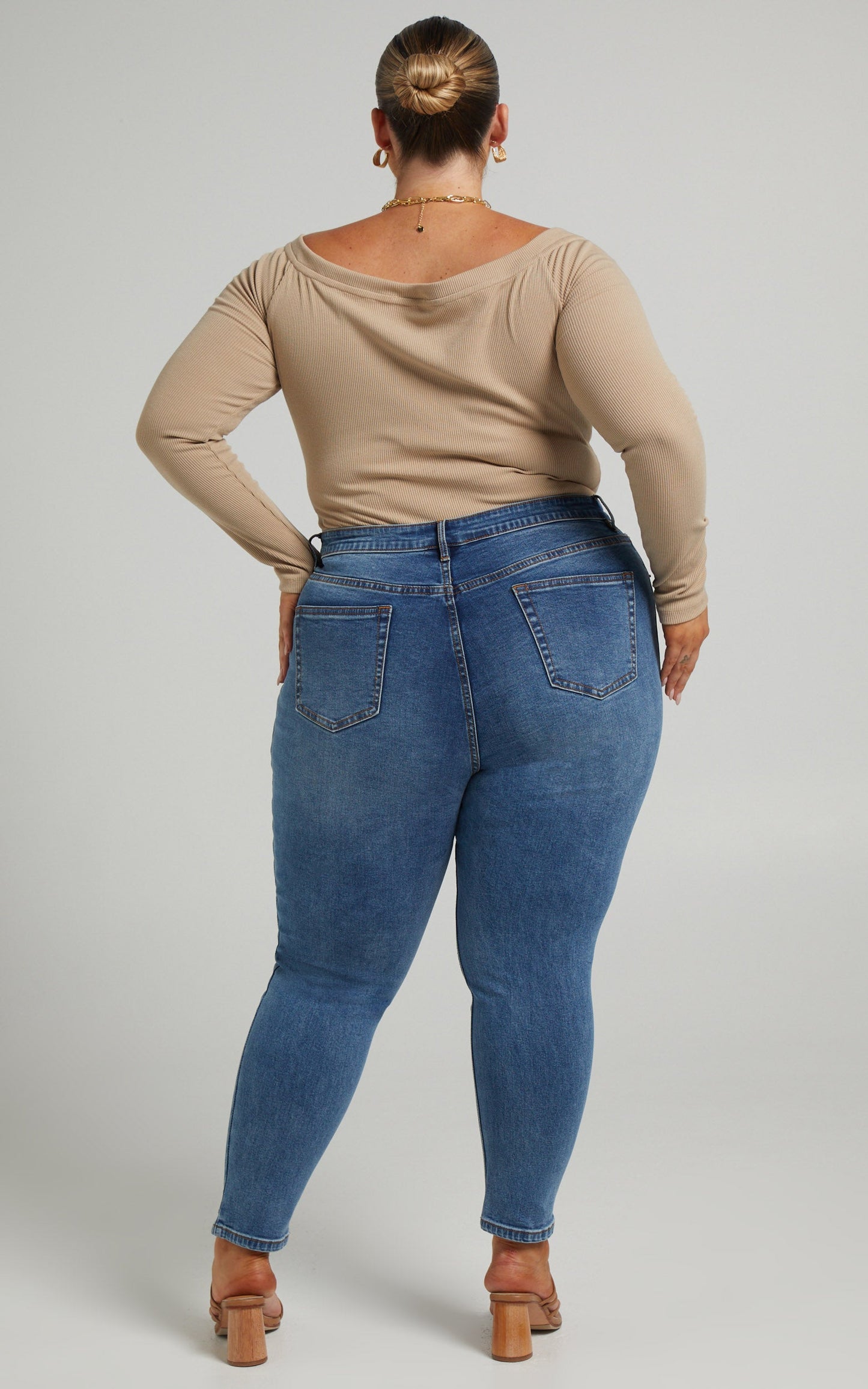 Lucilla Jeans - High Waisted Contour Fitted Denim Jeans in Blue