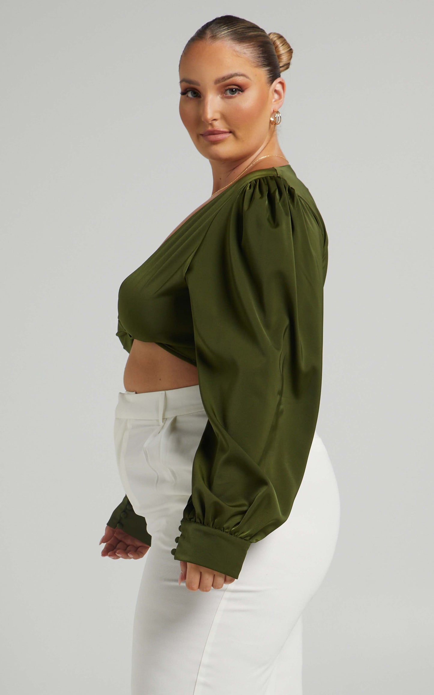 Sorahya Twist Front Long Sleeve Crop Top in Olive