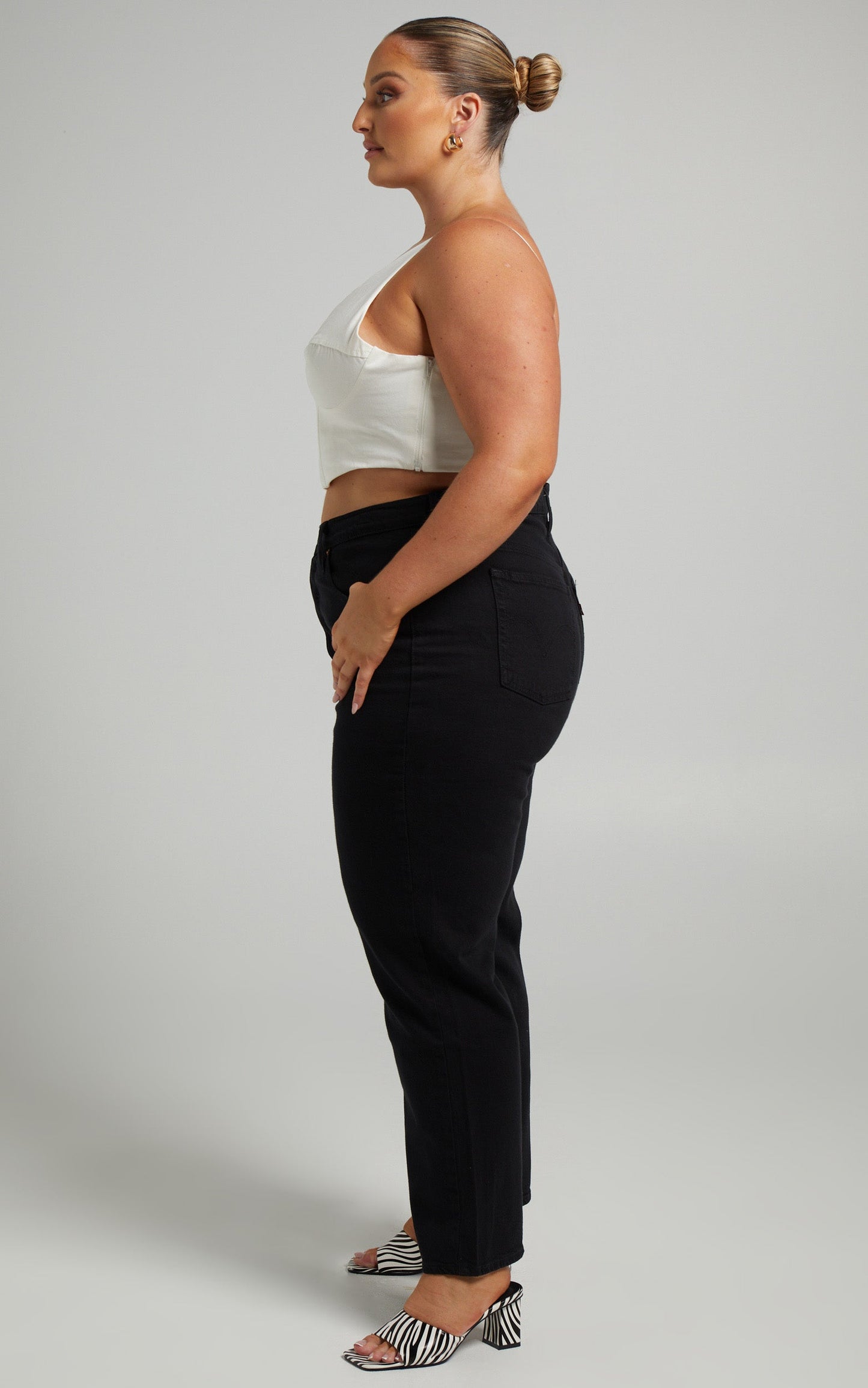 Levi's Curve - Ribcage Straight Jean in Black Sprout
