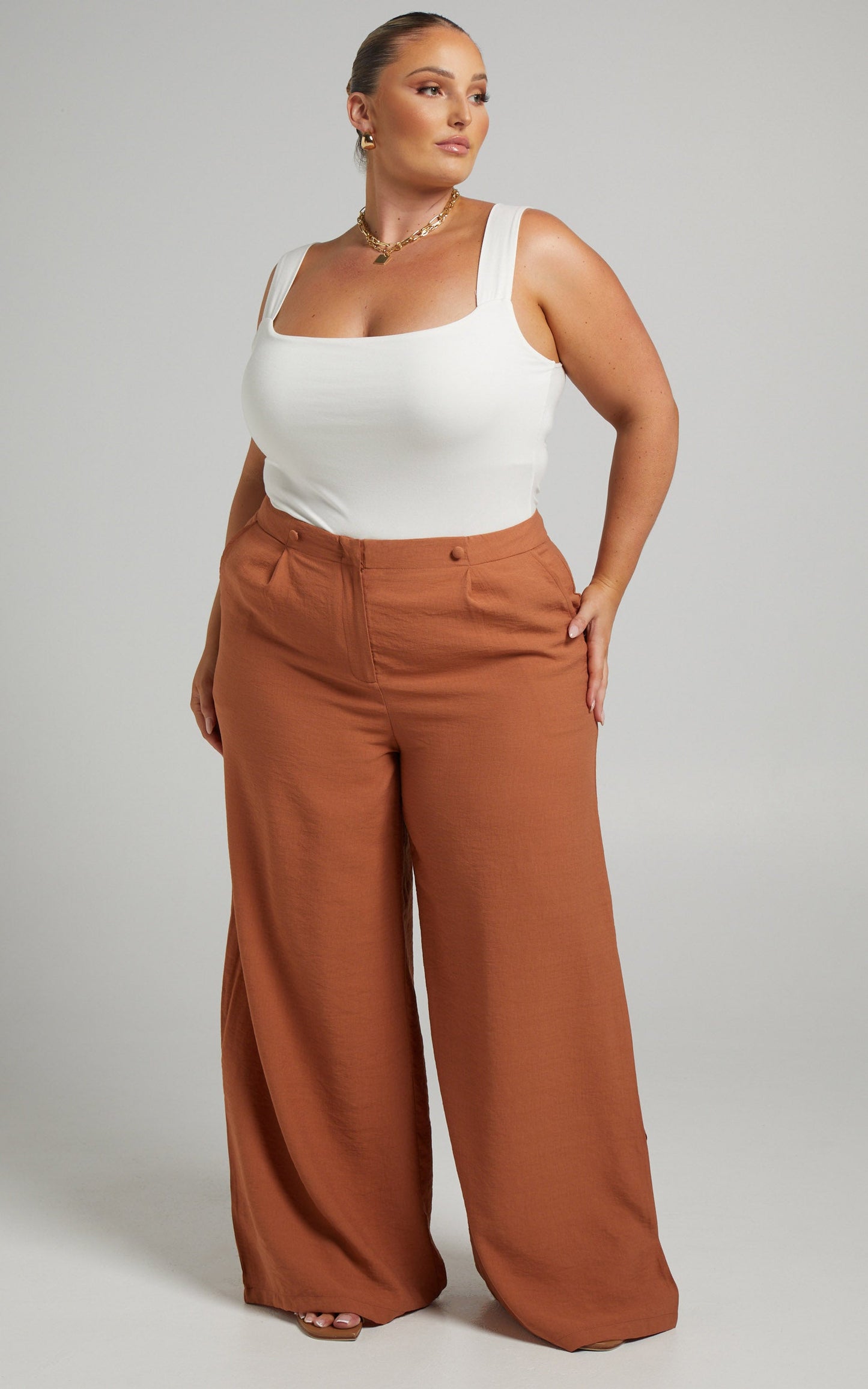 Nathan Double Button Pleated Wide Leg Linen Pant in Brown Linen