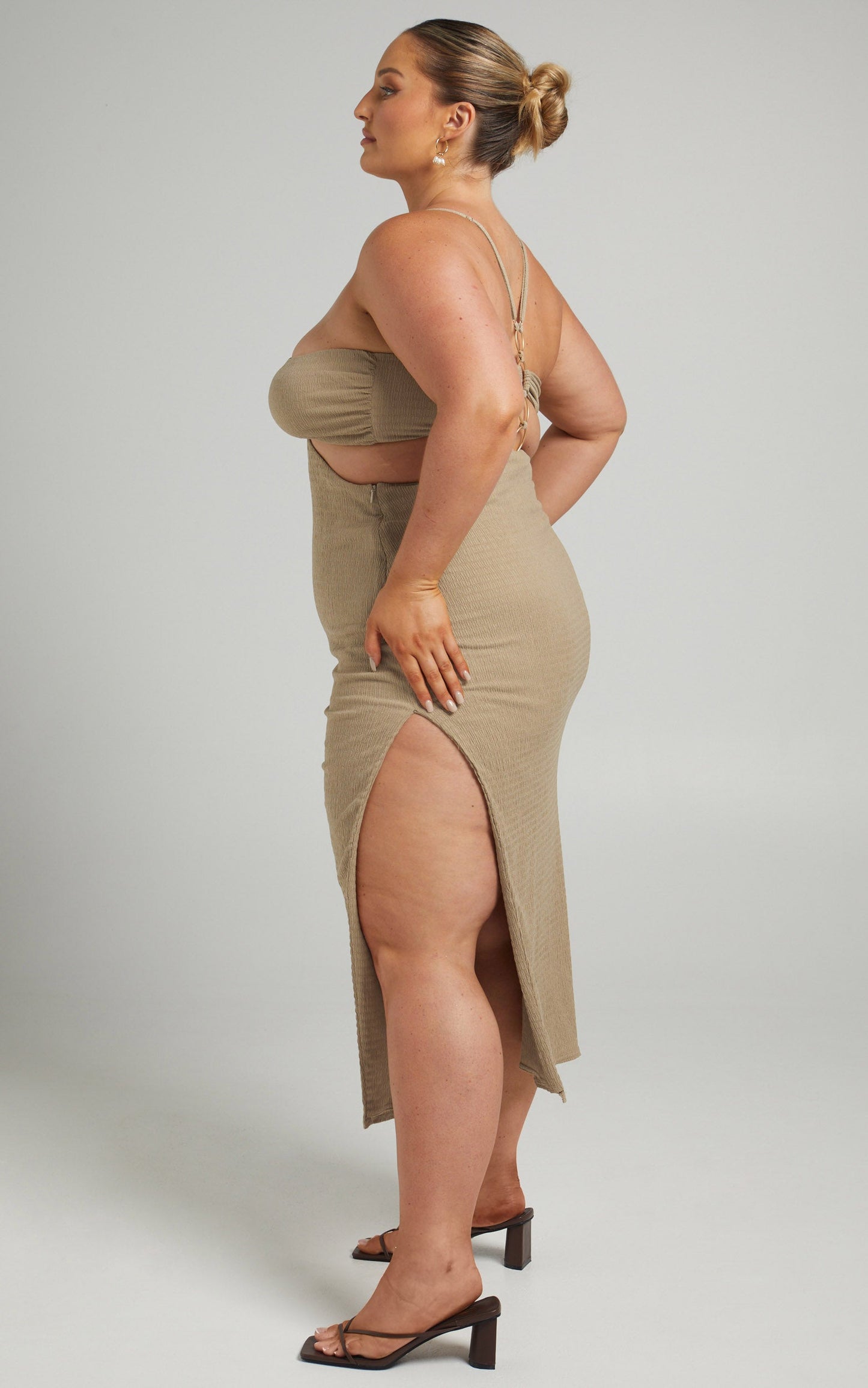 Amarilly Midi Dress - Ring Halter Neck Cocktail Dress in Taupe