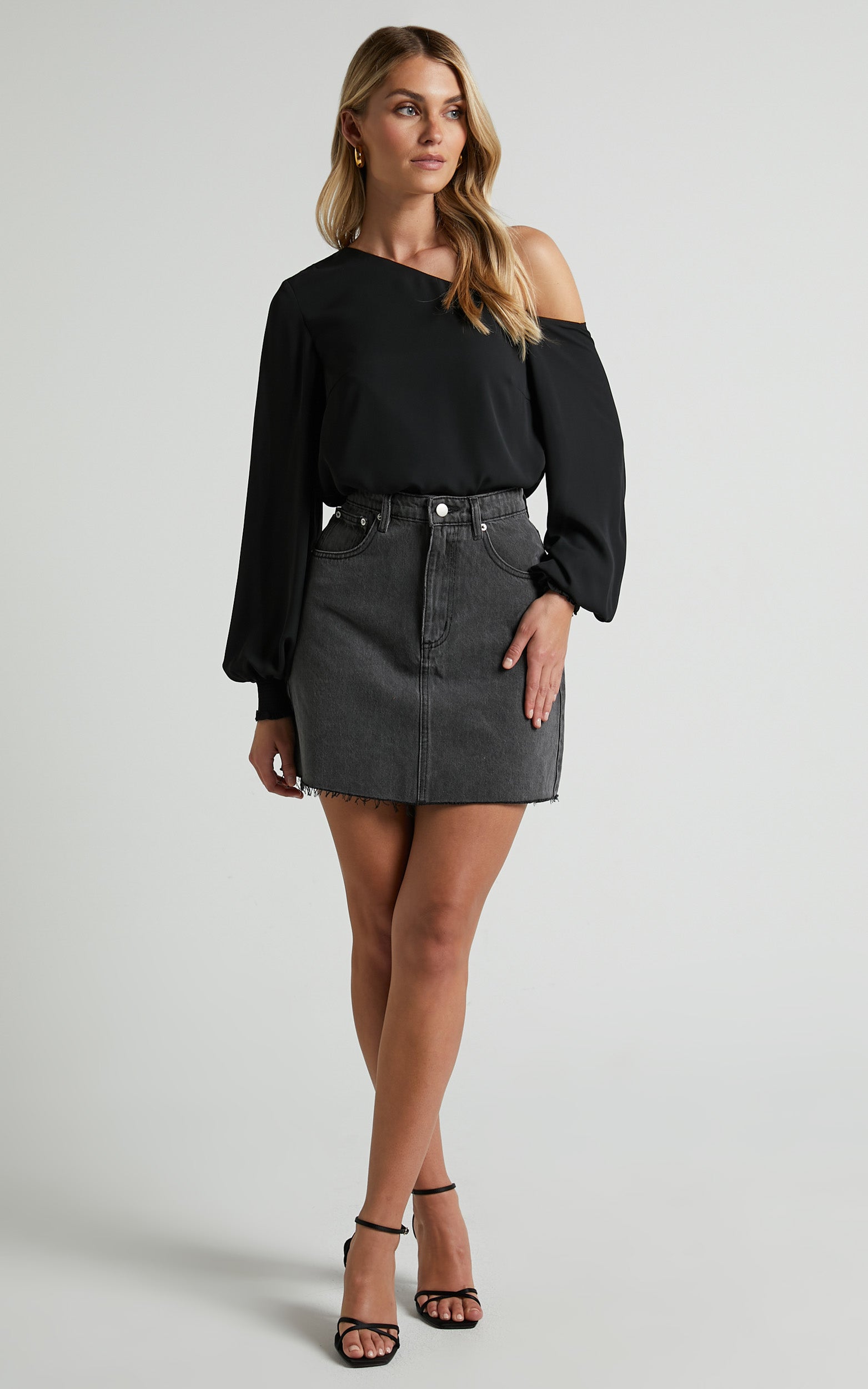 Robin Top - Long Sleeve Off Shoulder Top in Black
