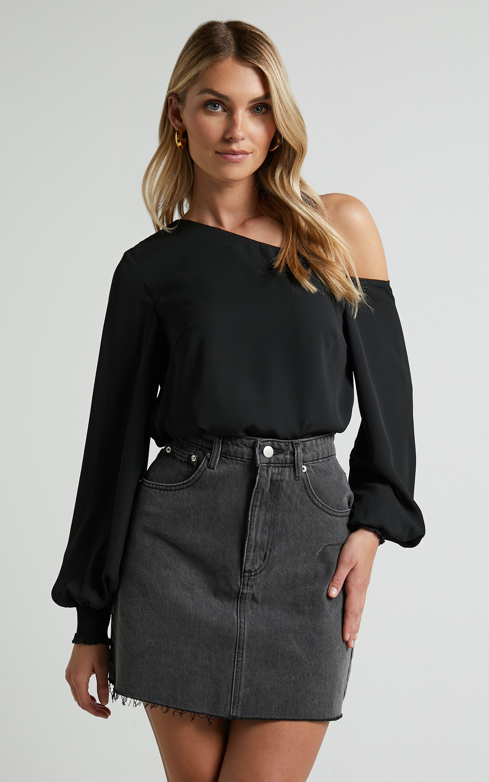 Robin Top - Long Sleeve Off Shoulder Top in Black