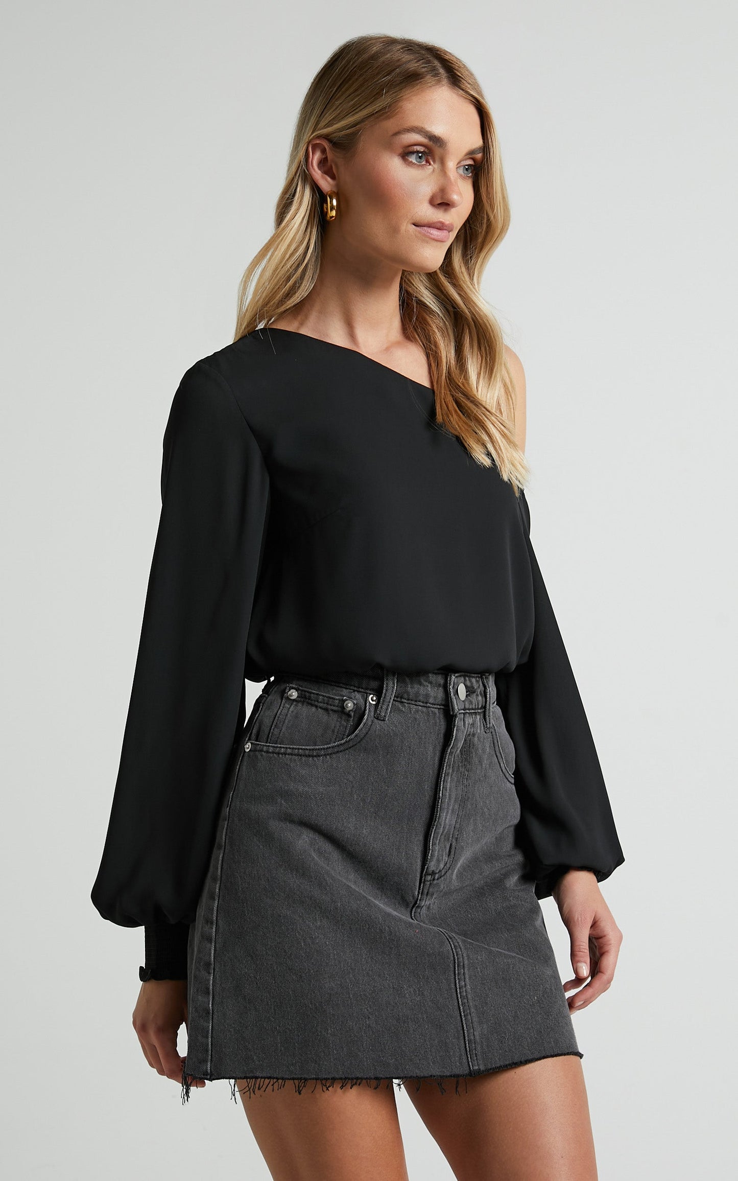 Robin Top - Long Sleeve Off Shoulder Top in Black