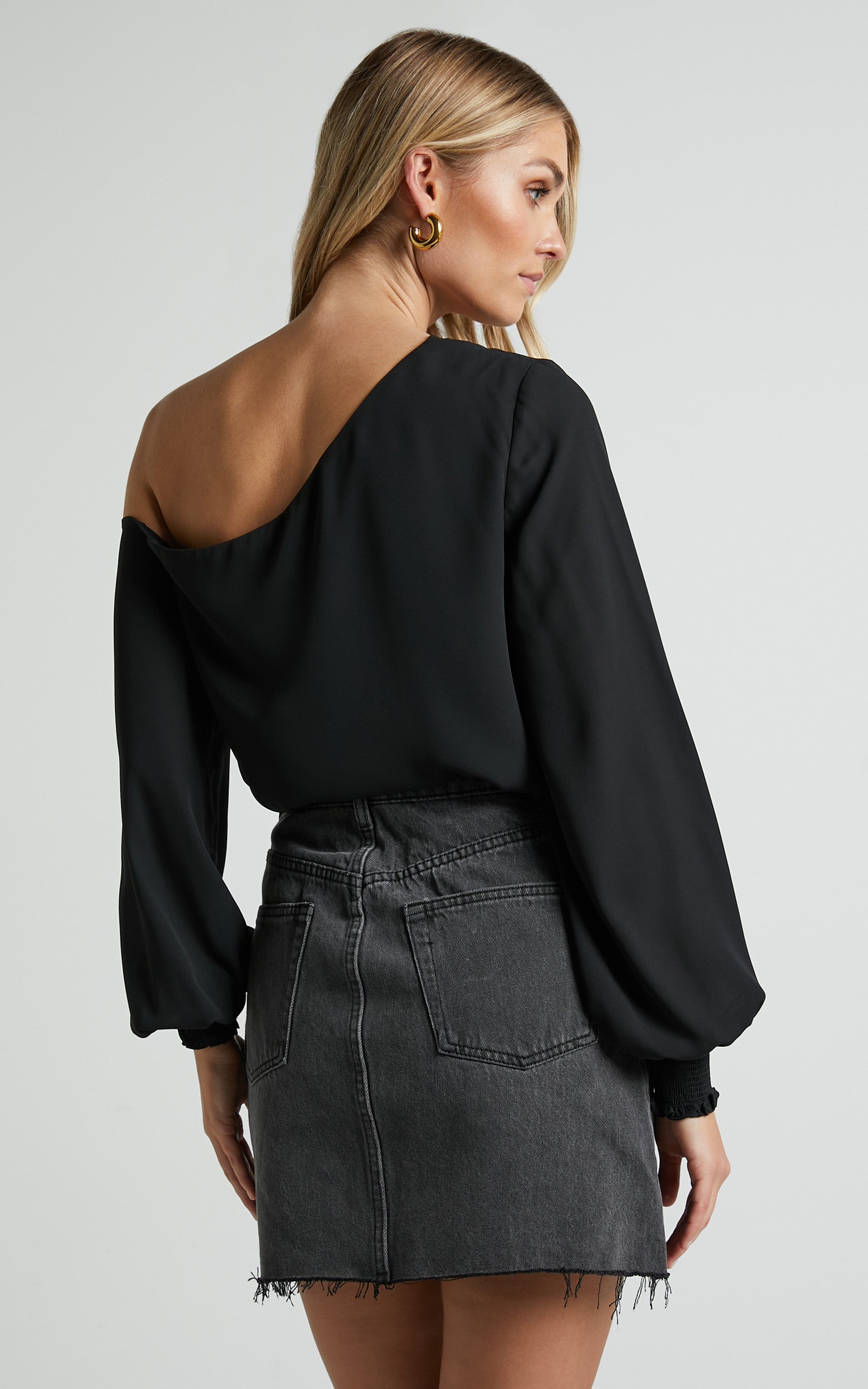 Robin Top - Long Sleeve Off Shoulder Top in Black