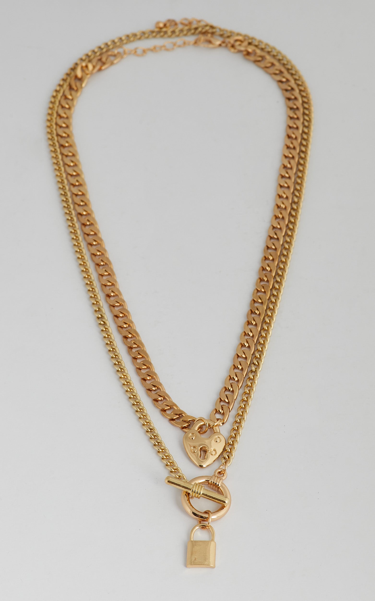 Ryena Necklace in Gold