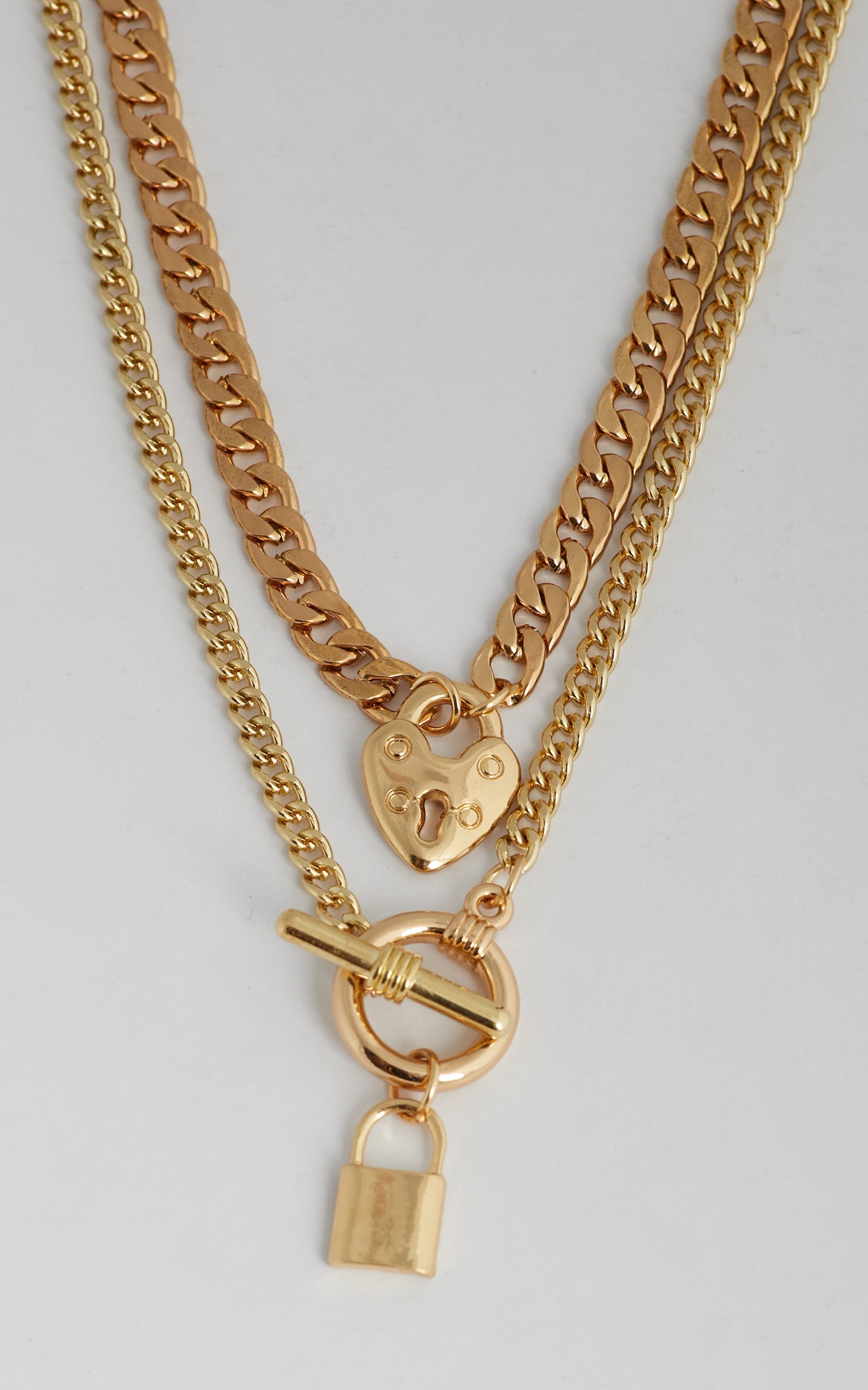 Ryena Necklace in Gold