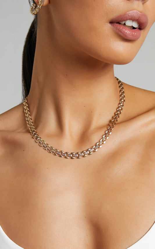Scarleth Necklace in Gold