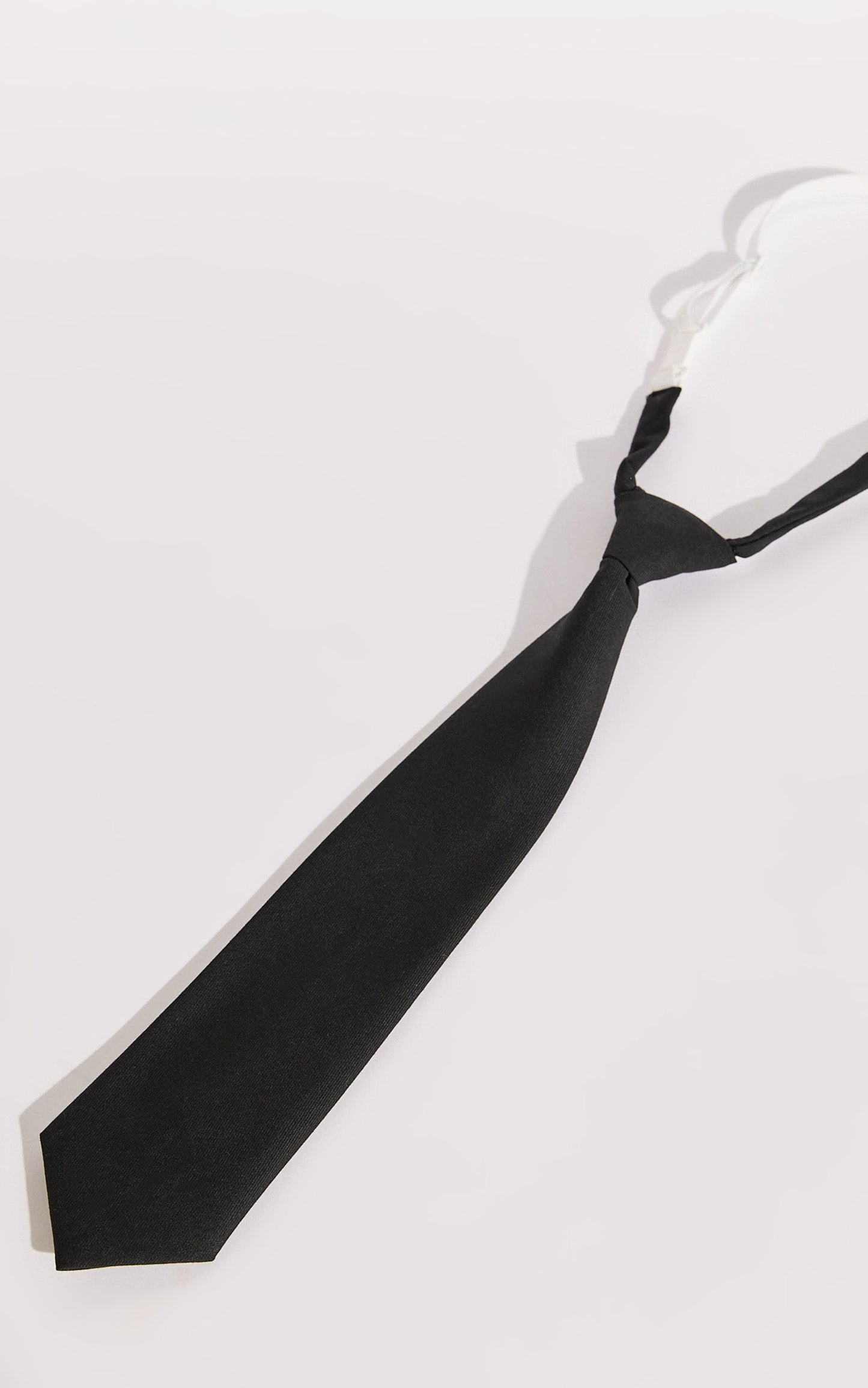 Schiffer Neck Tie in Black