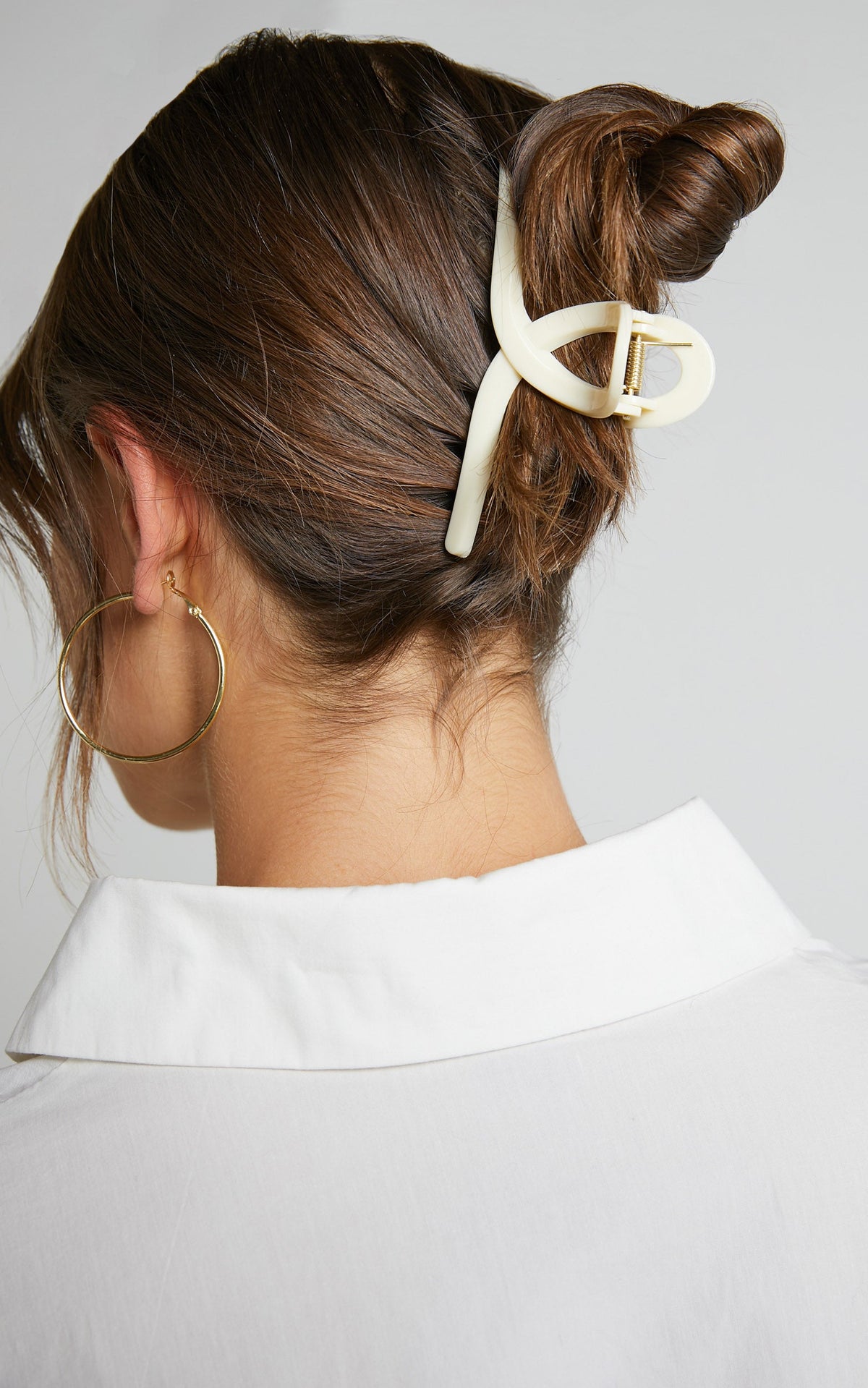 Shaira Twist Hair Clip in Cream