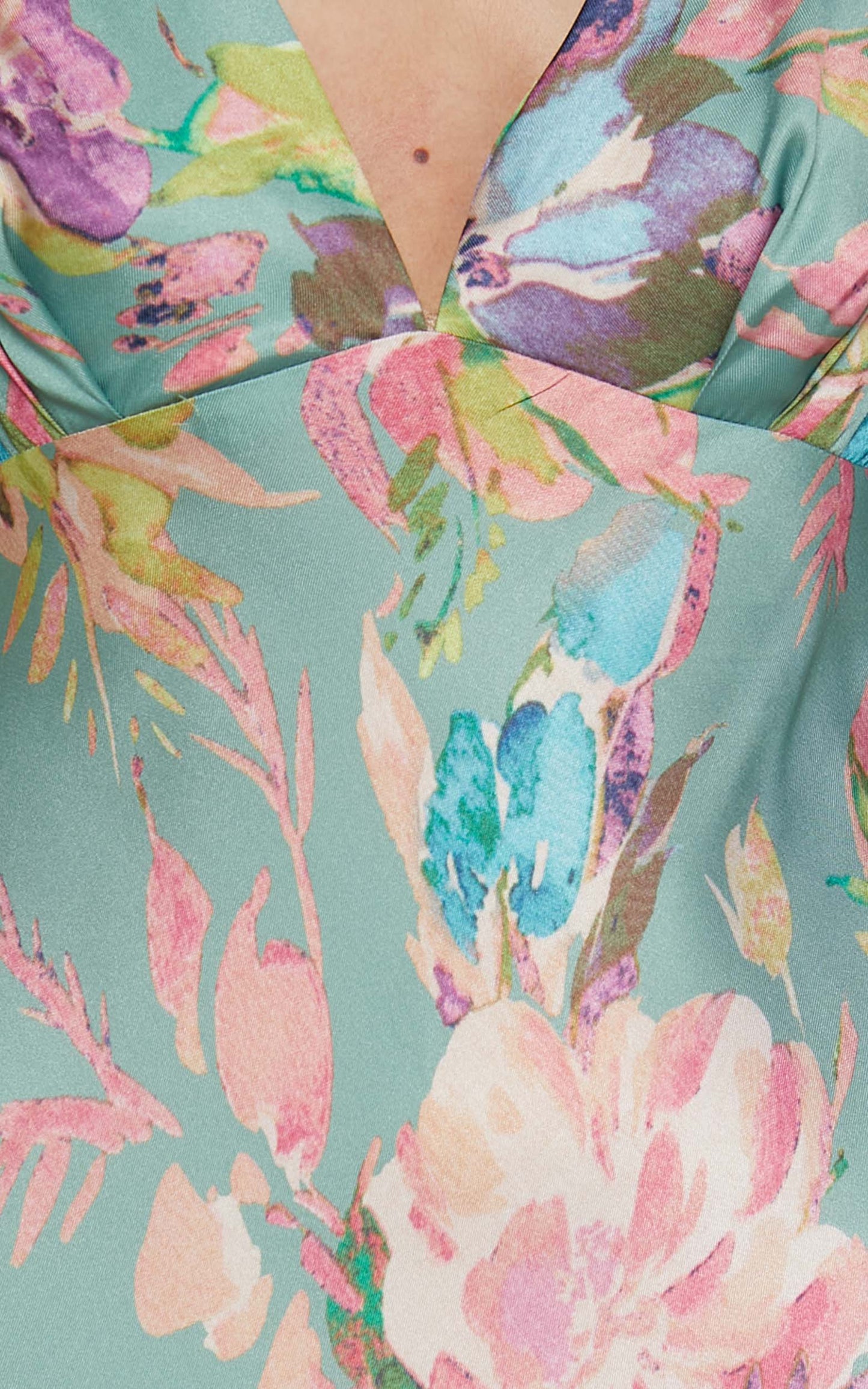 Sheilina Midi Dress - Plunge Neck Short Sleeve Dress in Green Floral