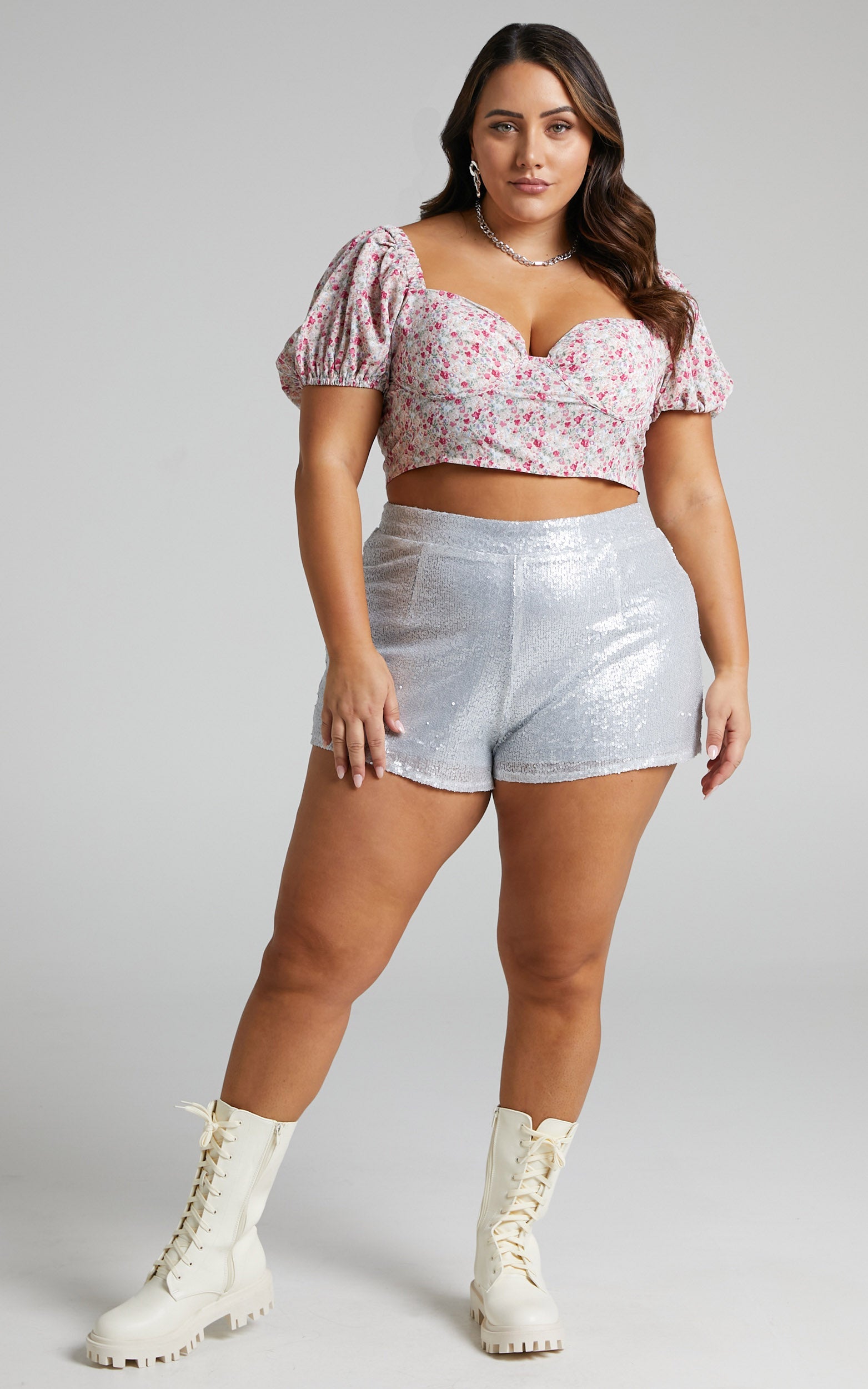 Solania Top - Puff Sleeve Bust Cup Crop Top in White Floral