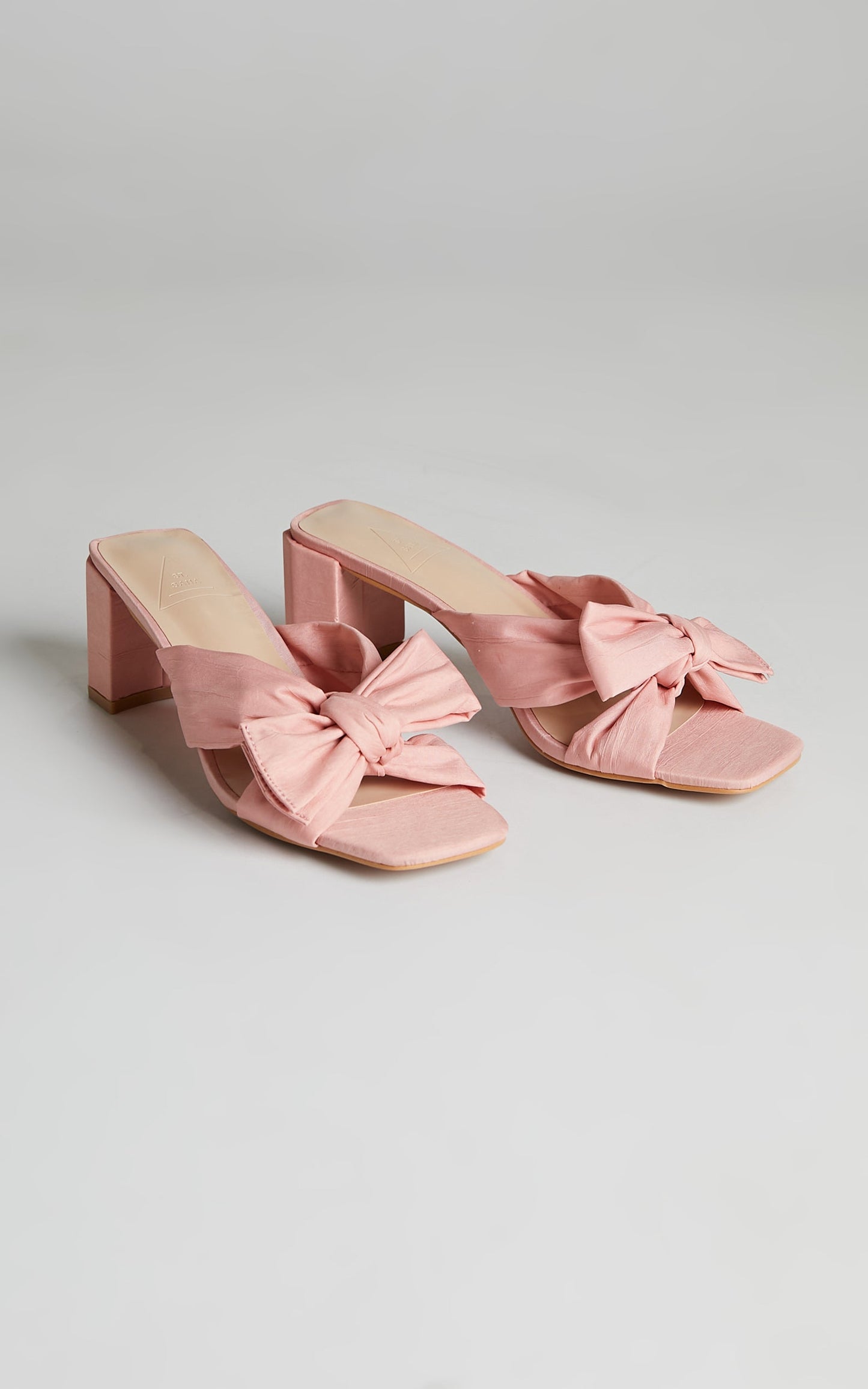 St Sana - Lemur Mules in Blush