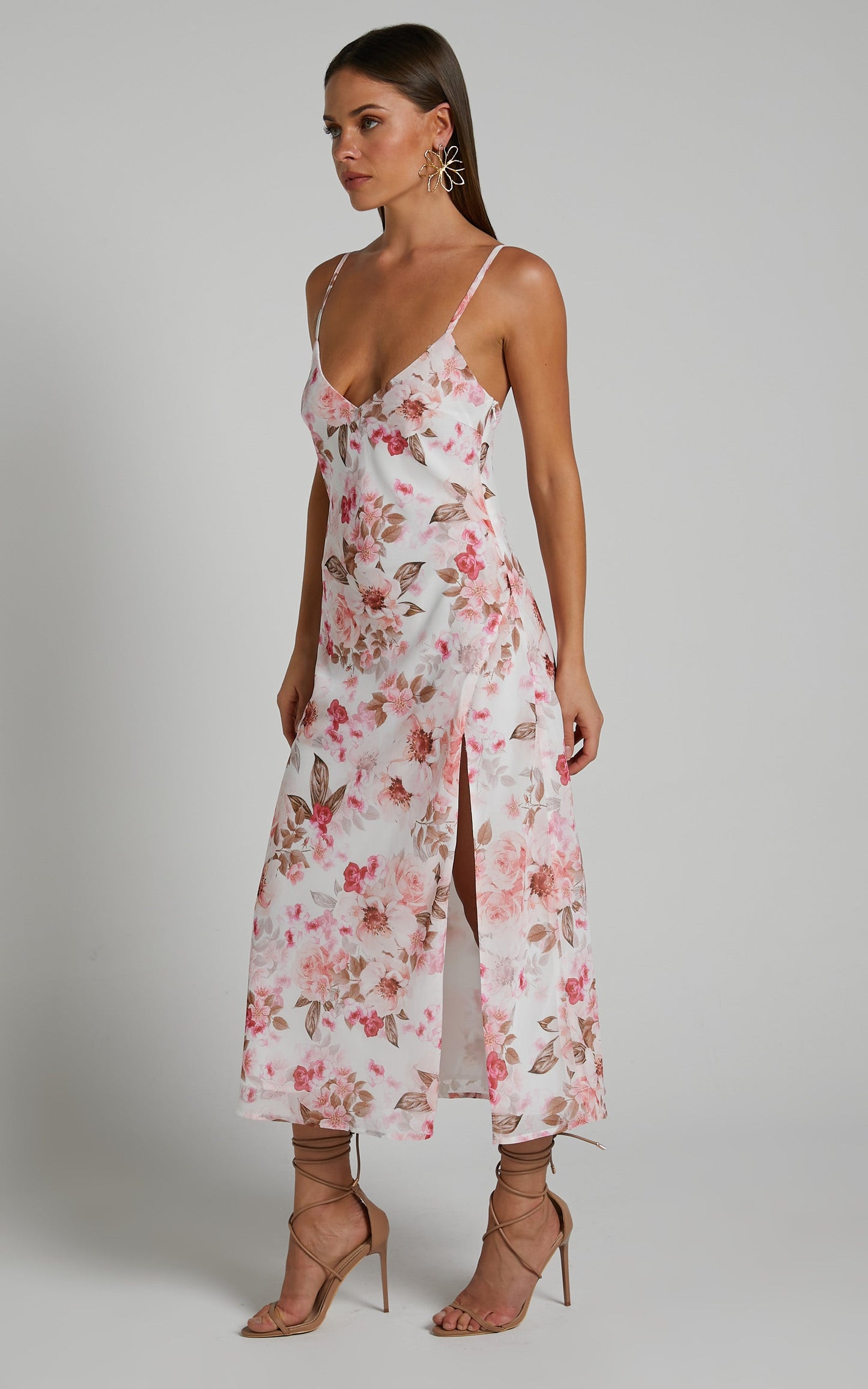 Suanie Midi Dress - Ruffle Detail Tiered Dress in Bouquet Floral