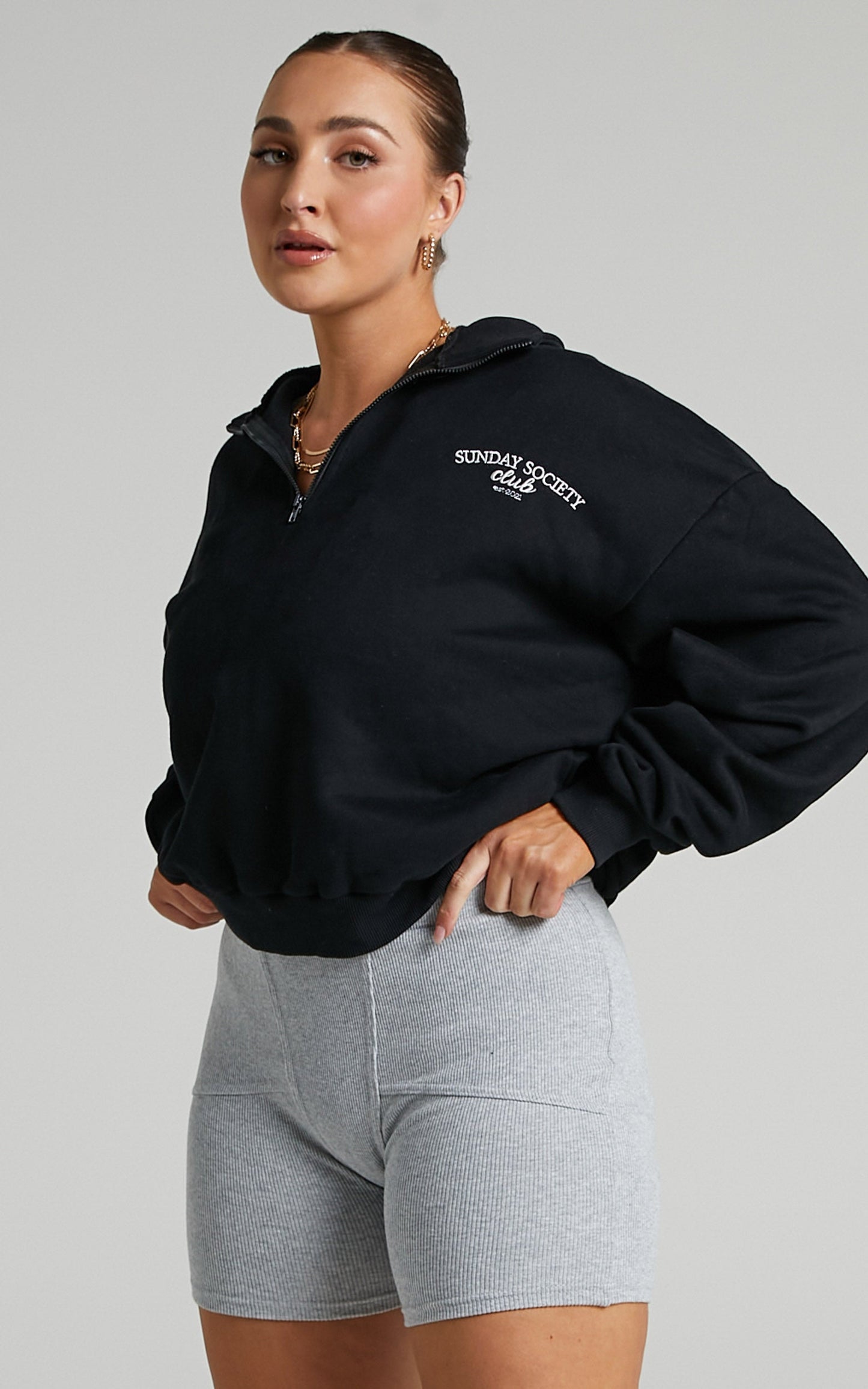 Sunday Society Club - Francisa High Neck Oversized Sweatshirt in Black