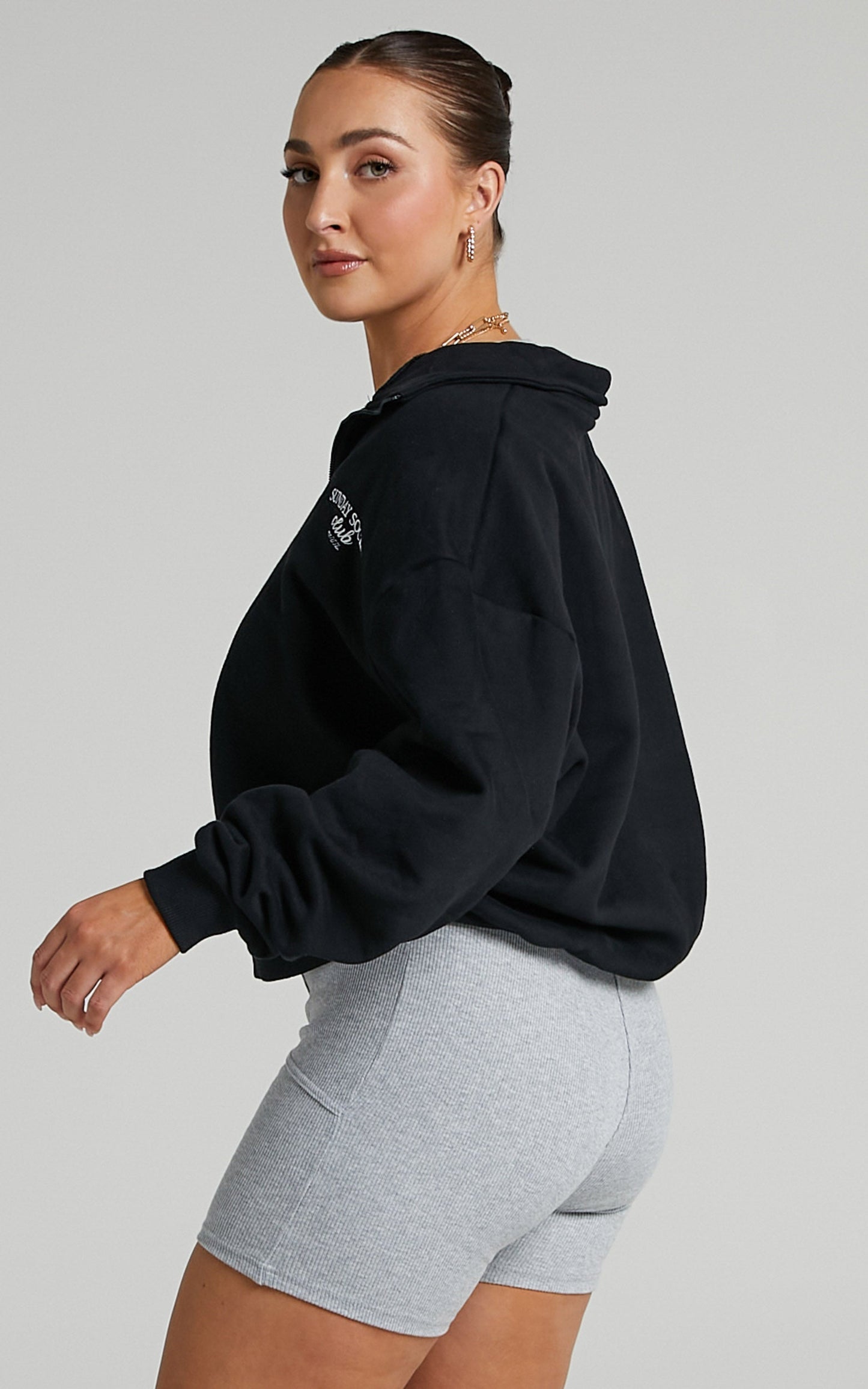 Sunday Society Club - Francisa High Neck Oversized Sweatshirt in Black