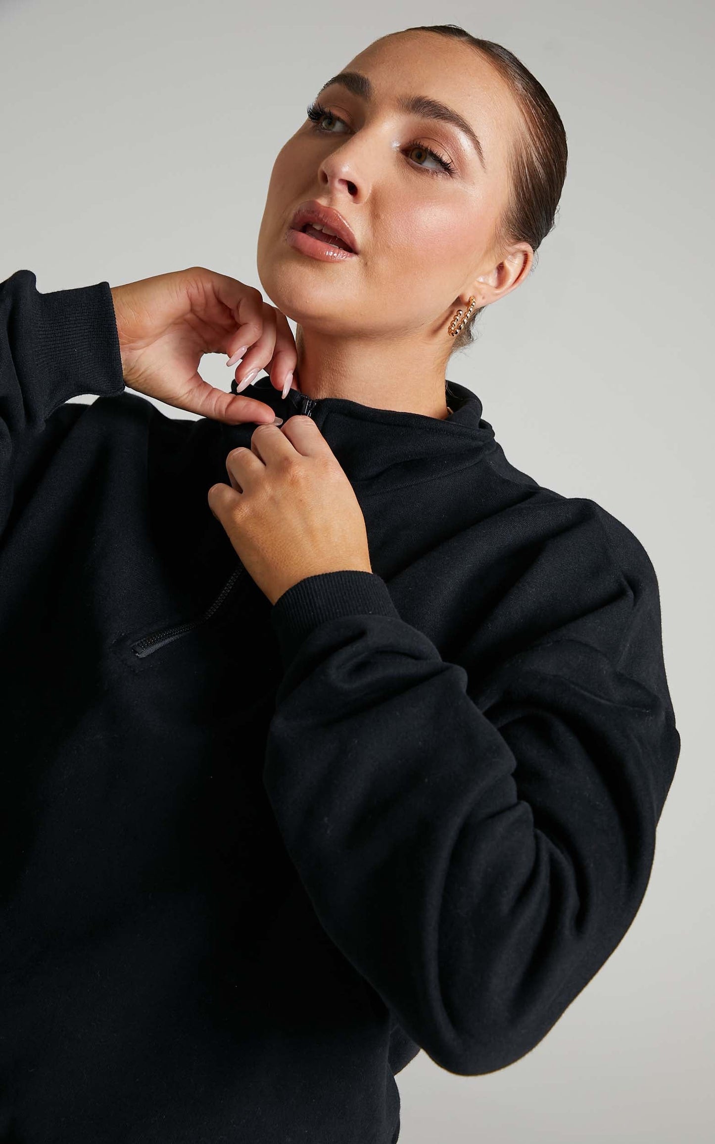 Sunday Society Club - Francisa High Neck Oversized Sweatshirt in Black