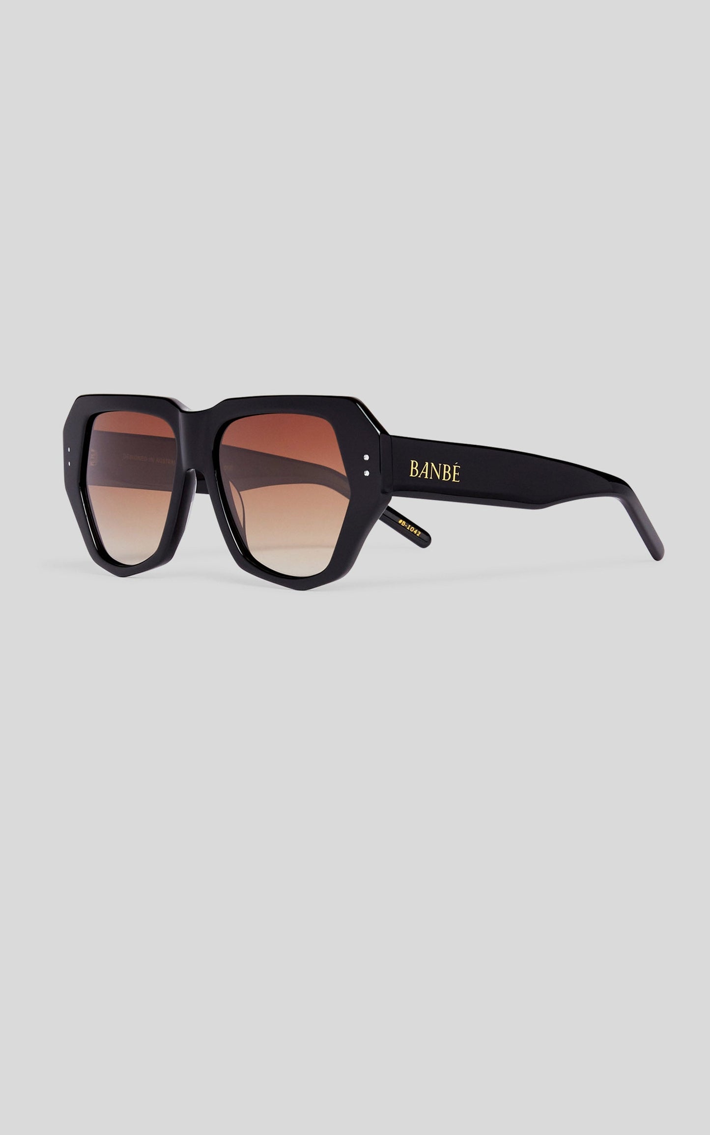 Banbe Eyewear - The Adut in Black Amber Fade