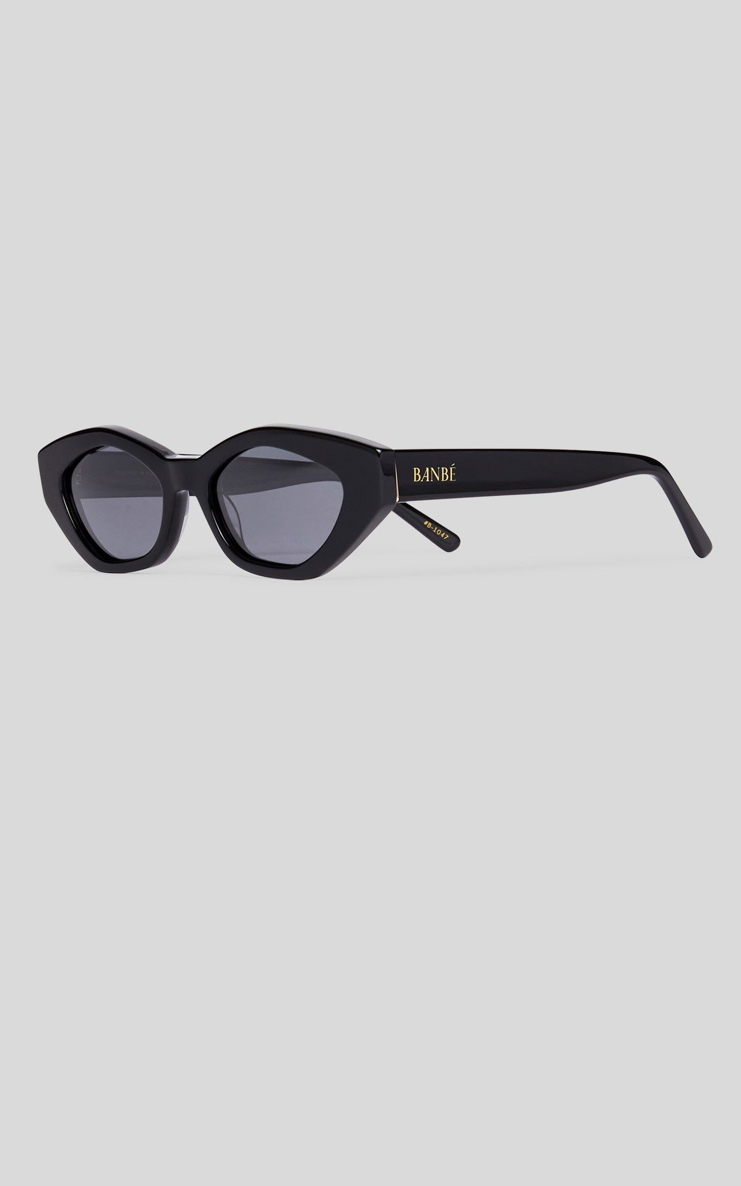 Banbe Eyewear - The Eva in Black Smoke