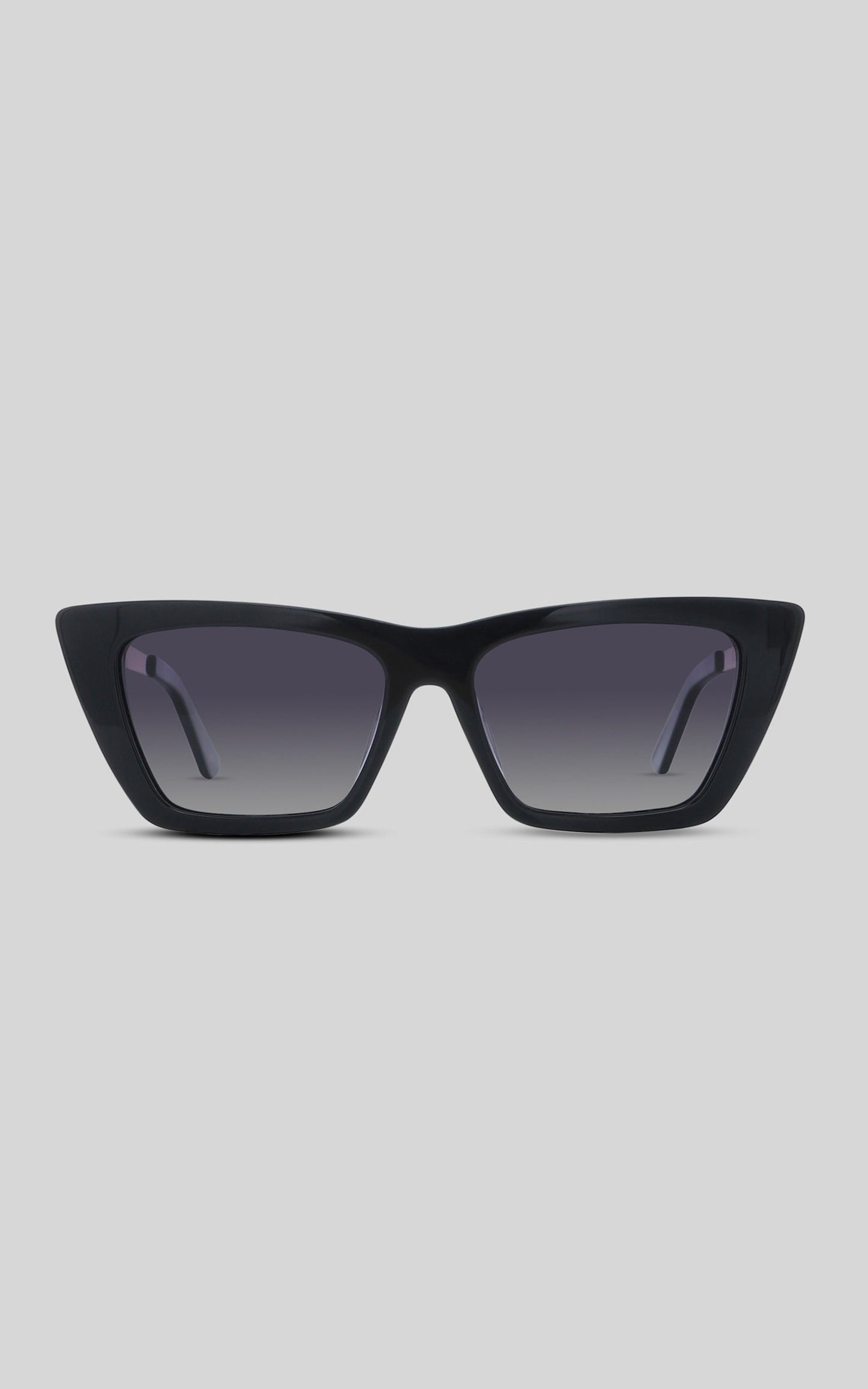 Banbe Eyewear - The Twiggy Sunglasses in Black/Black Fade