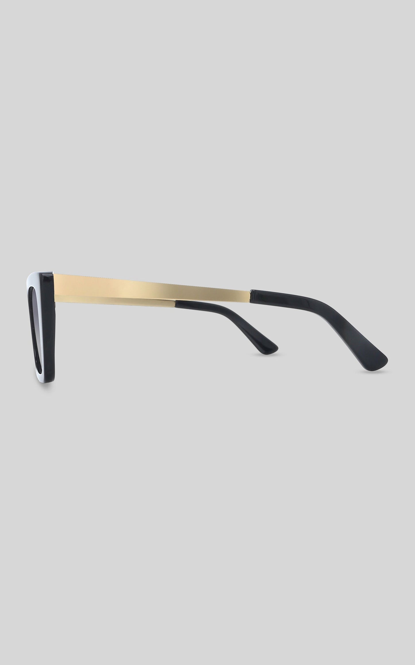Banbe Eyewear - The Twiggy Sunglasses in Black/Black Fade