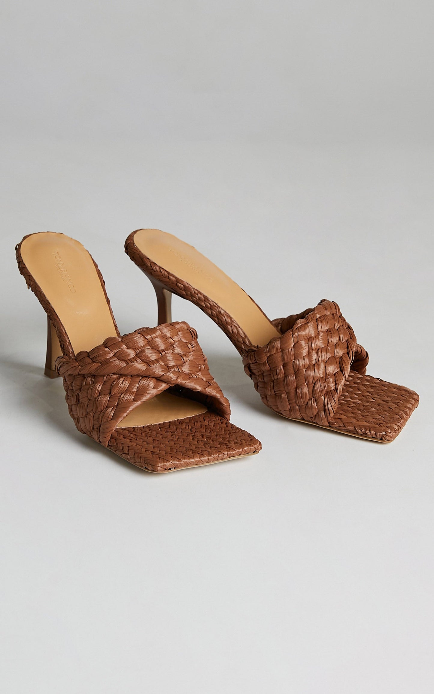TONY BIANCO - LOURDES Heels in CHOCOLATE RAFFIA