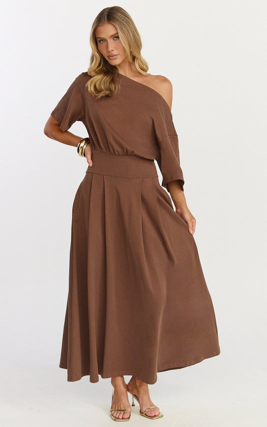 Tami Maxi Dress - Off Shoulder Dress in Chocolate