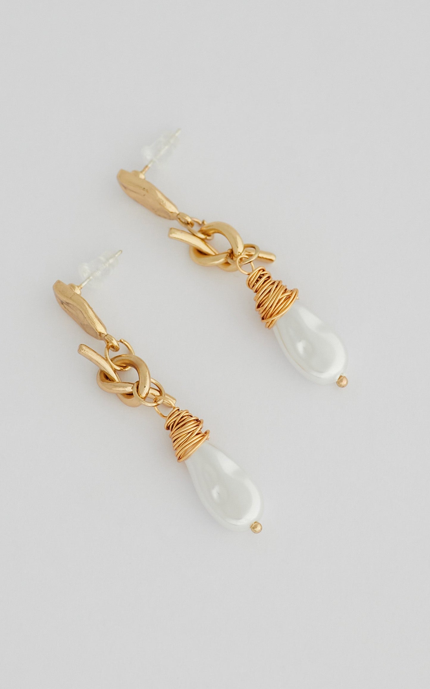 Tatianah Drop Pearl Earrings in Gold